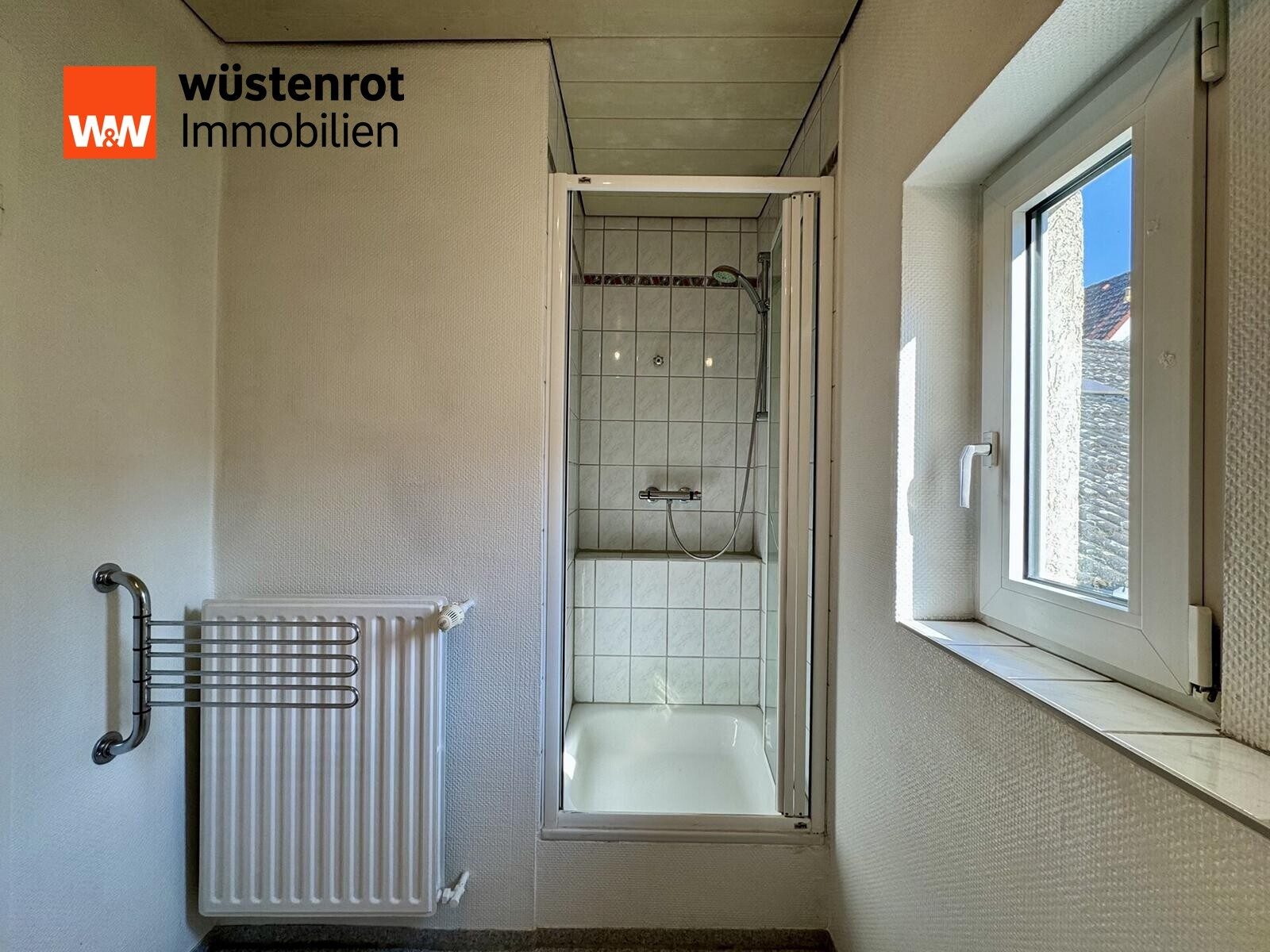 Immobilienangebot - Kelsterbach - Alle - Kelsterbach: Zwei getrennte Objekte auf einem Grundstück. Tradition von 1900 trifft Moderne von 1992