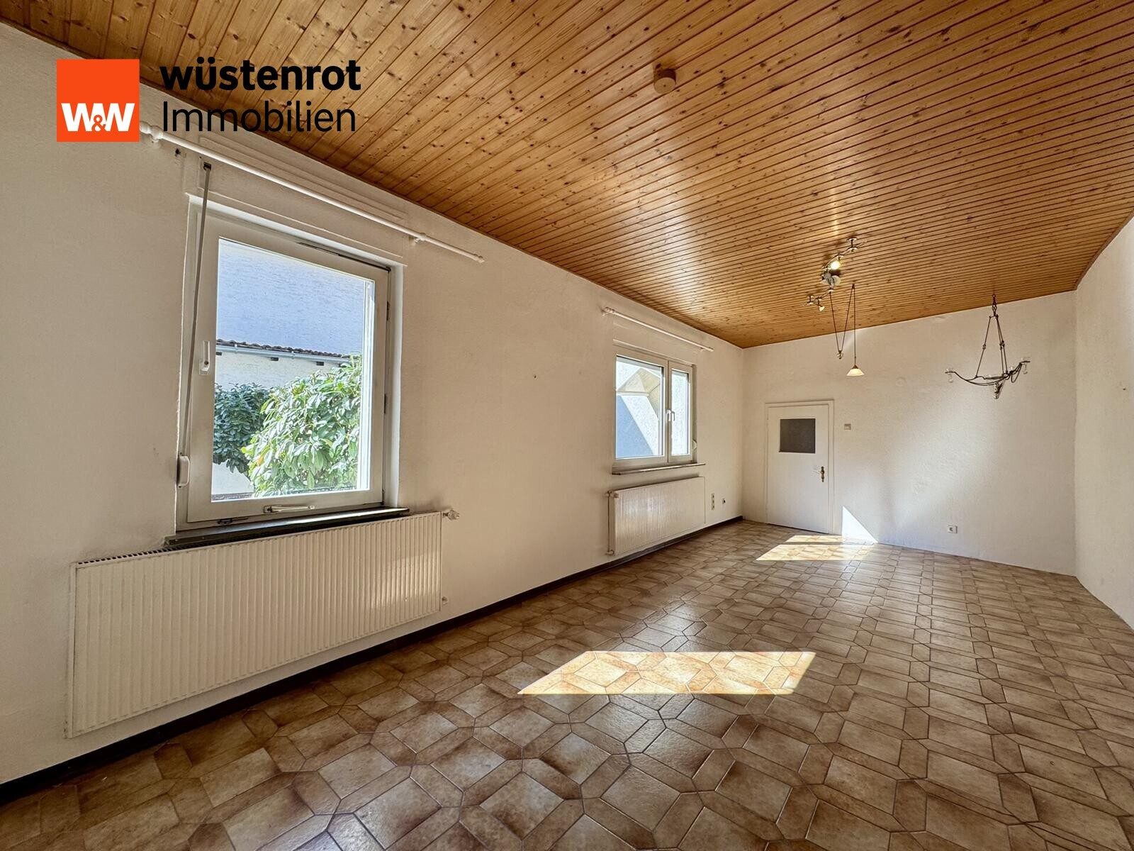 Immobilienangebot - Kelsterbach - Alle - Kelsterbach: Zwei getrennte Objekte auf einem Grundstück. Tradition von 1900 trifft Moderne von 1992