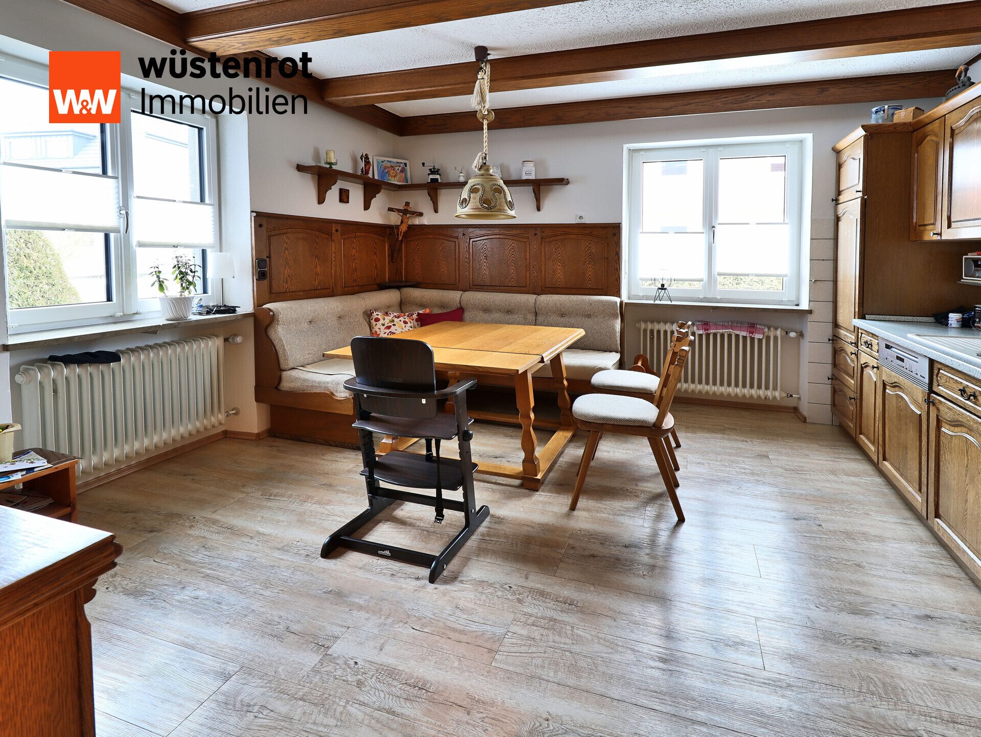Immobilienangebot - Pechbrunn - Alle - Gepflegtes und modernes Zweifamilienhaus mit großem Garten in ruhiger Lage wartet auf Sie!