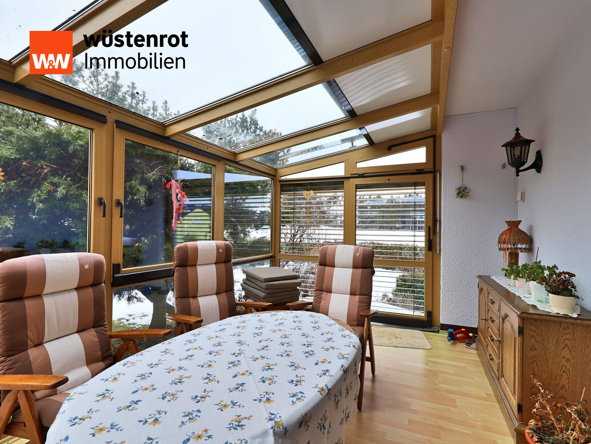 Immobilienangebot - Pechbrunn - Alle - Gepflegtes und modernes Zweifamilienhaus mit großem Garten in ruhiger Lage wartet auf Sie!