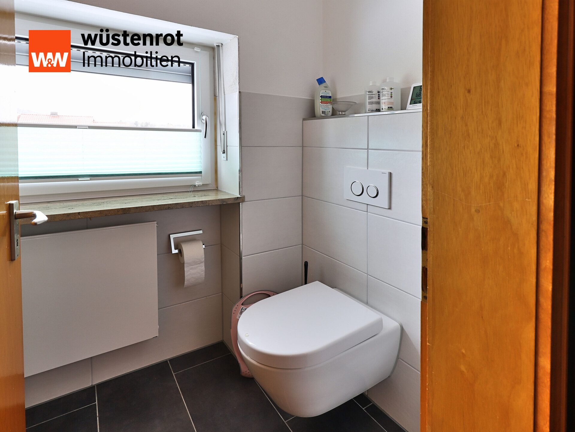 Immobilienangebot - Pechbrunn - Alle - Gepflegtes und modernes Zweifamilienhaus mit großem Garten in ruhiger Lage wartet auf Sie!