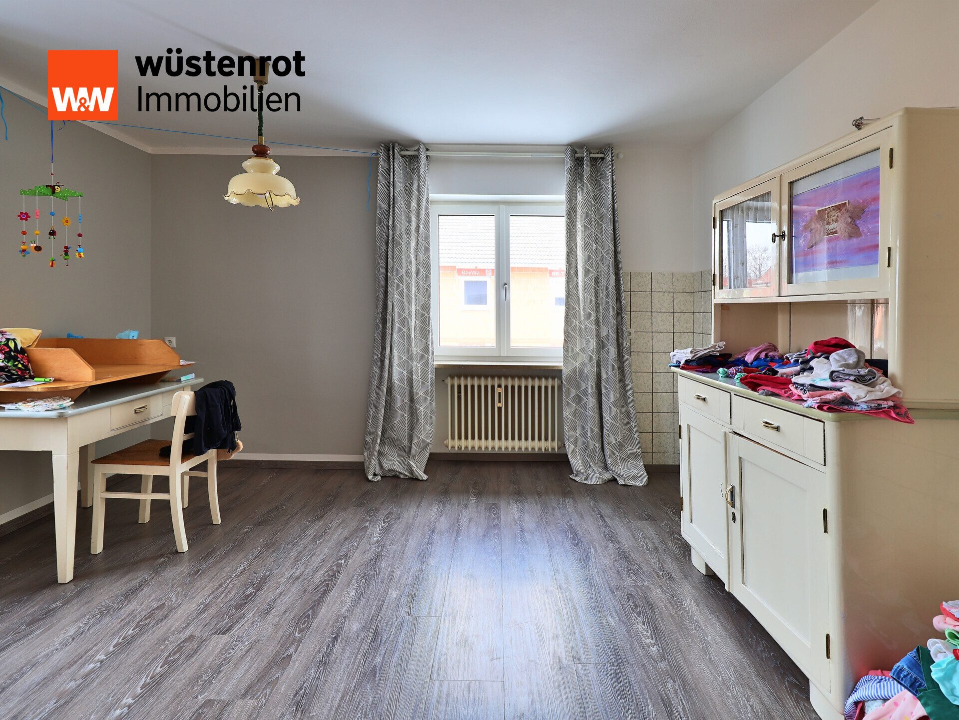 Immobilienangebot - Pechbrunn - Alle - Gepflegtes und modernes Zweifamilienhaus mit großem Garten in ruhiger Lage wartet auf Sie!