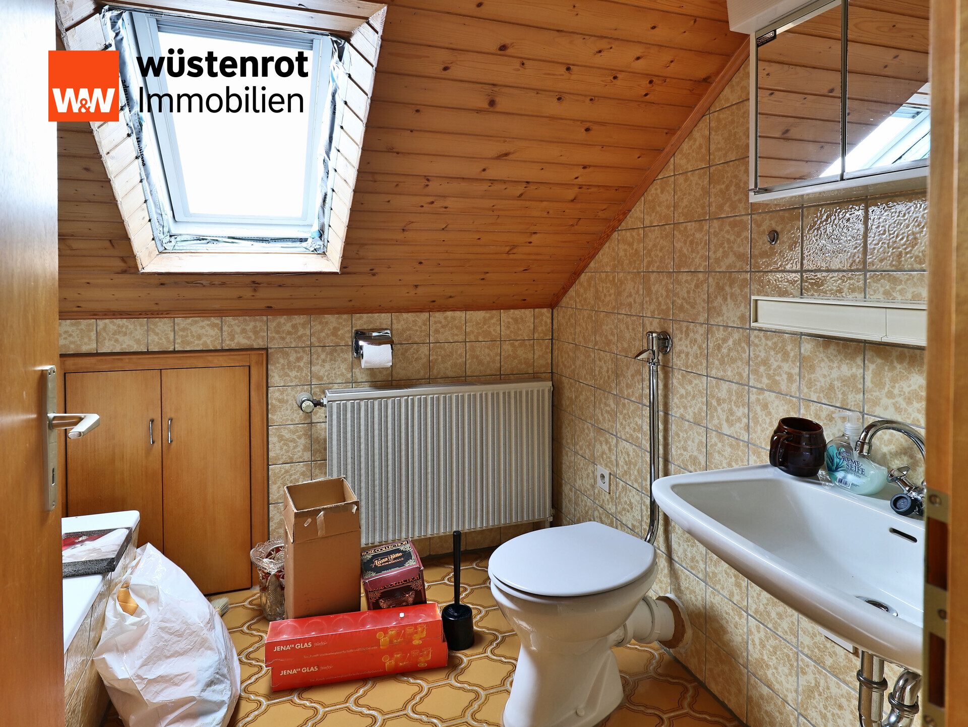 Immobilienangebot - Pechbrunn - Alle - Gepflegtes und modernes Zweifamilienhaus mit großem Garten in ruhiger Lage wartet auf Sie!