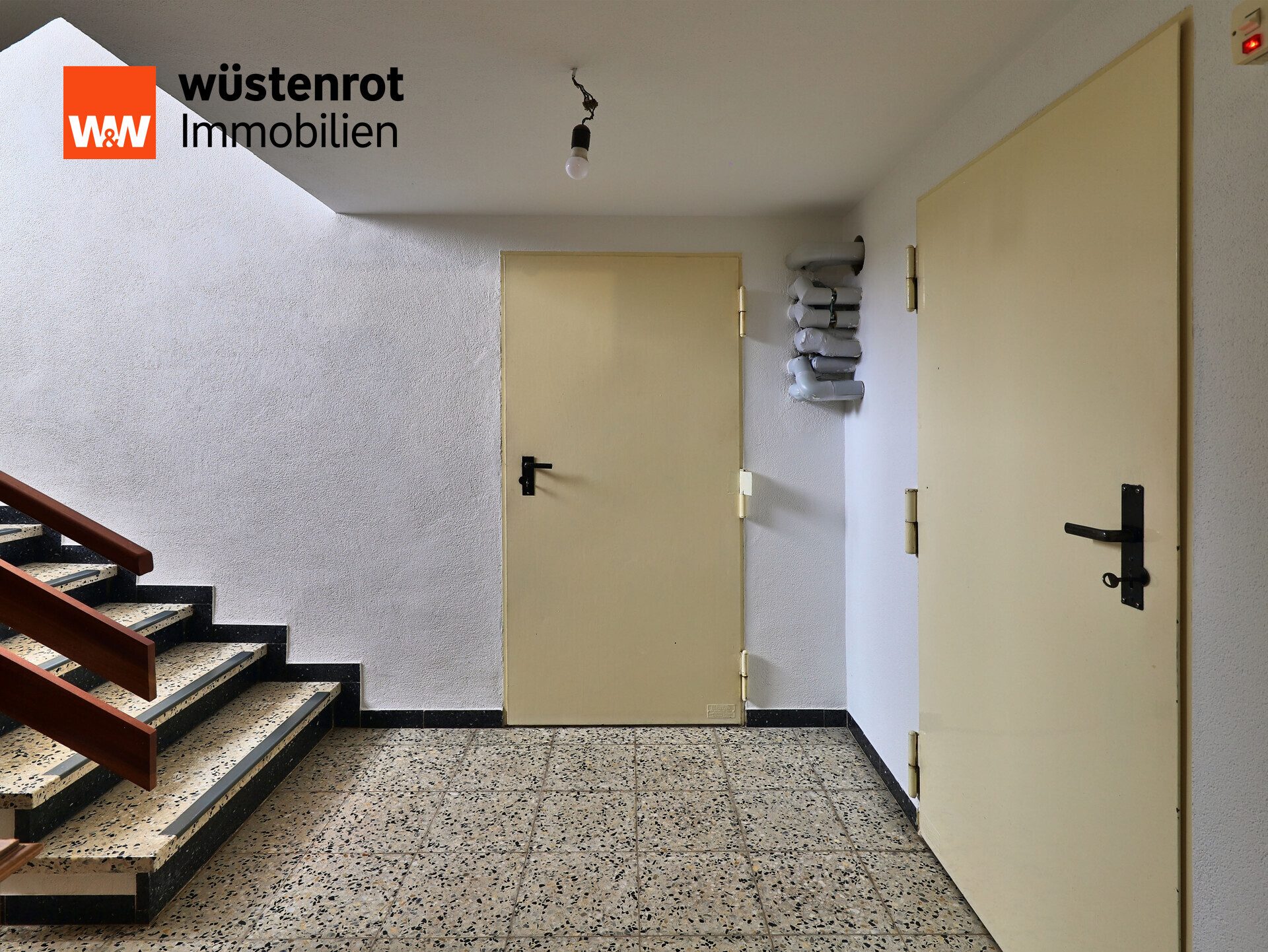 Immobilienangebot - Pechbrunn - Alle - Gepflegtes und modernes Zweifamilienhaus mit großem Garten in ruhiger Lage wartet auf Sie!