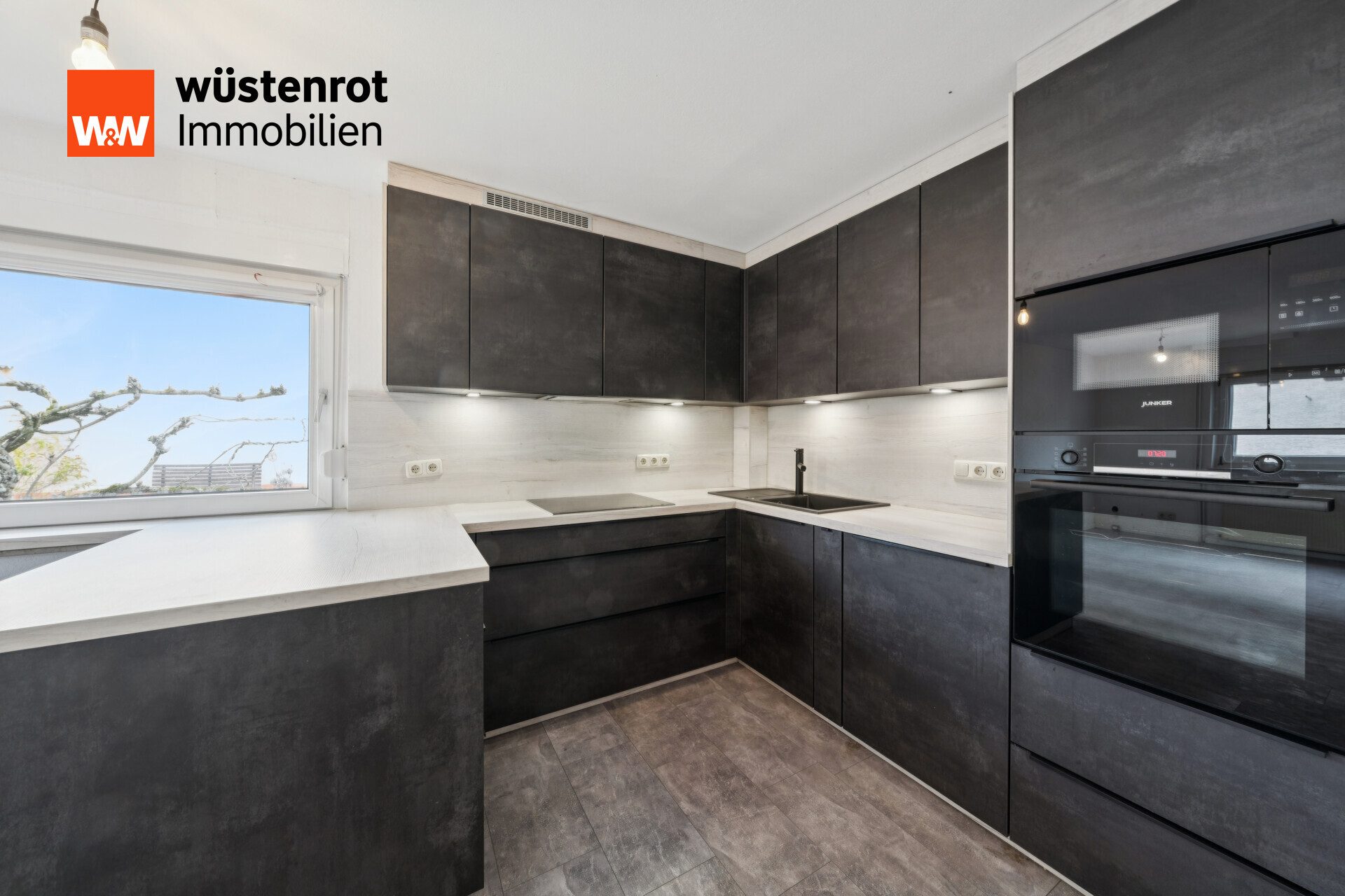 Immobilienangebot - Mainaschaff - Alle - Teilsanierte Doppelhaushälfte mit Ausbaupotenzial in ruhiger, zentraler Lage