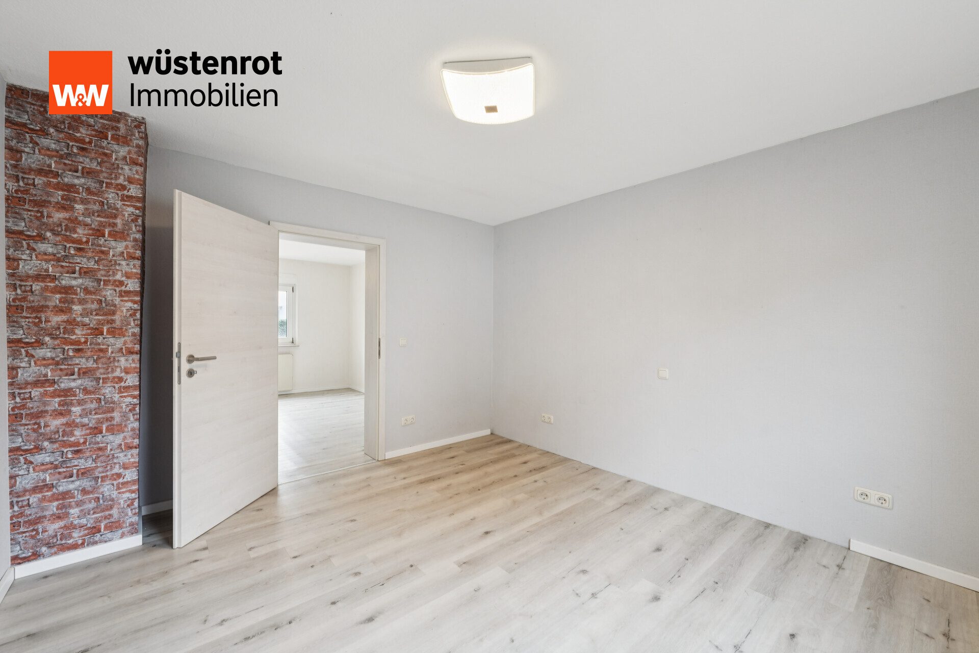 Immobilienangebot - Mainaschaff - Alle - Teilsanierte Doppelhaushälfte mit Ausbaupotenzial in ruhiger, zentraler Lage