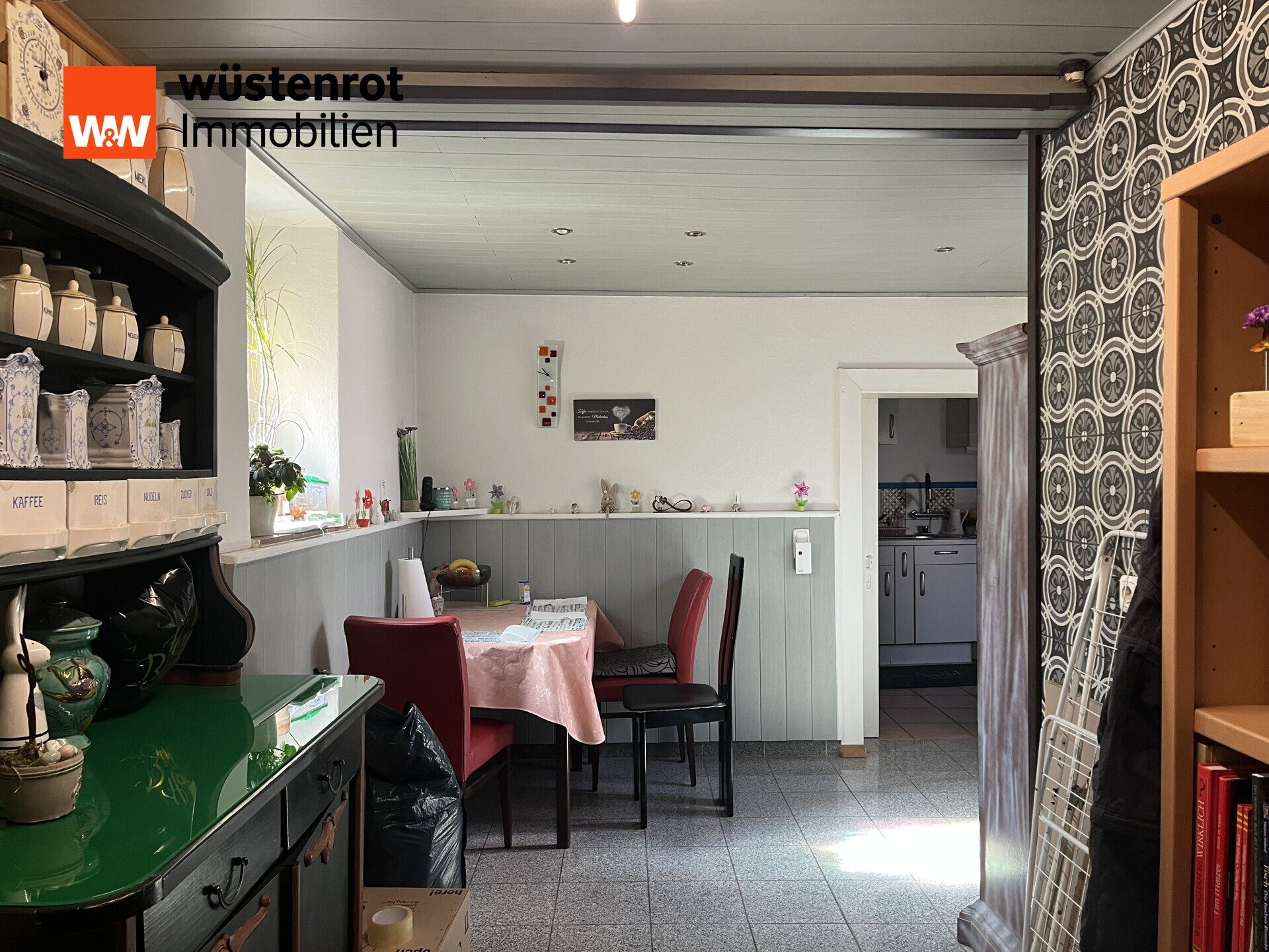 Immobilienangebot - Nierstein - Alle - Gepflegtes Einfamilienhaus mit Innenhof & Balkon