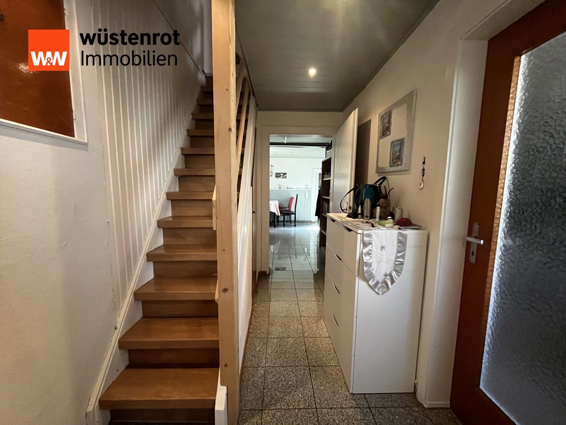 Immobilienangebot - Nierstein - Alle - Gepflegtes Einfamilienhaus mit Innenhof & Balkon