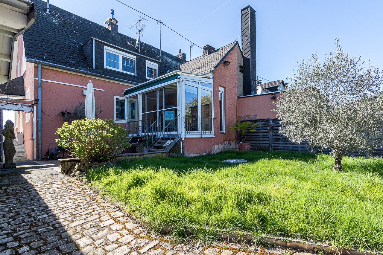 Immobilienangebot - Trier / Zewen - Alle - Doppelhaushälfte mit Wintergarten, Gaskamin, Garage und liebevoll gestaltetem Garten