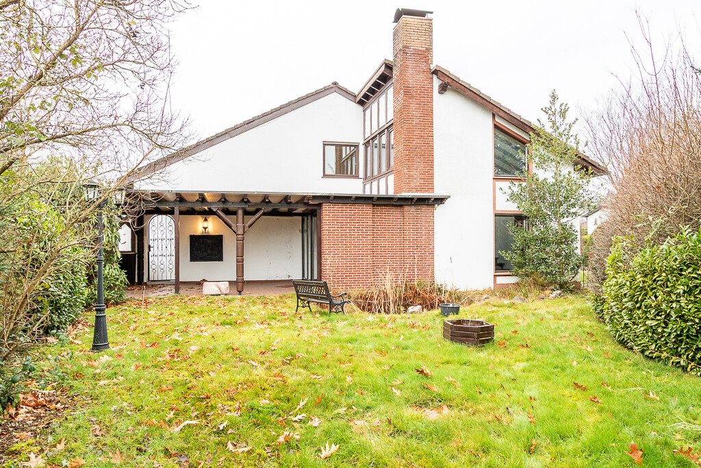 Immobilienangebot - Gusterath - Alle - Großzügiges Wohnhaus mit Einliegerwohnung, Wintergarten und Potenzial für bis zu drei Wohneinheiten in Gusterath