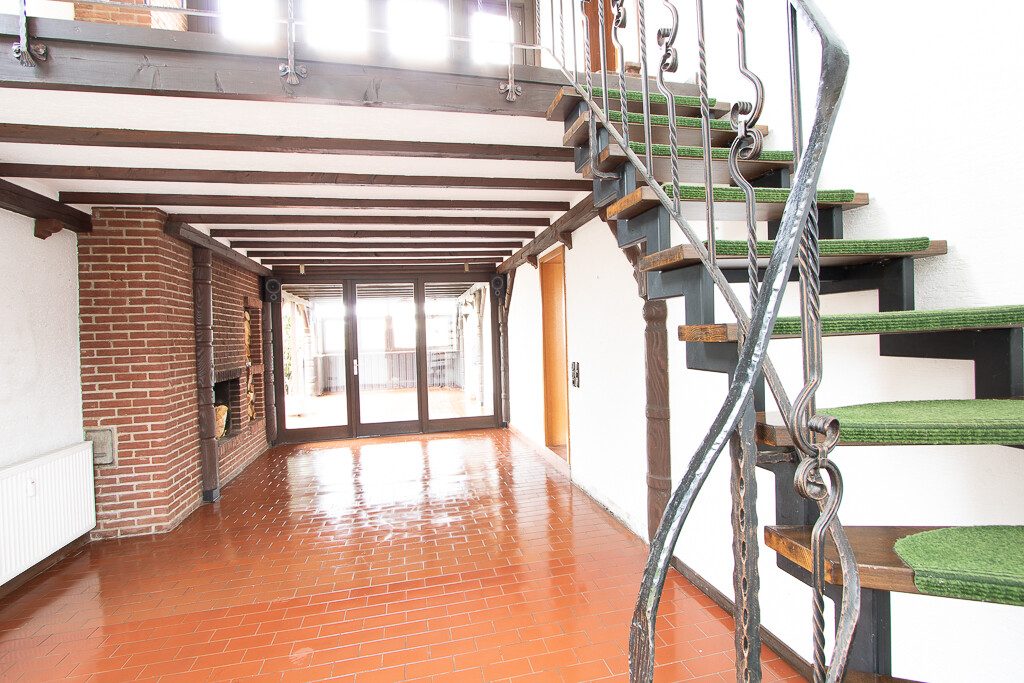 Immobilienangebot - Gusterath - Alle - Großzügiges Wohnhaus mit Einliegerwohnung, Wintergarten und Potenzial für bis zu drei Wohneinheiten in Gusterath