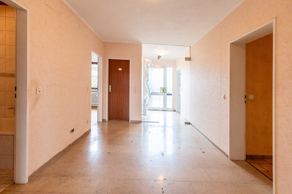 Immobilienangebot - Gusterath - Alle - Großzügiges Wohnhaus mit Einliegerwohnung, Wintergarten und Potenzial für bis zu drei Wohneinheiten in Gusterath