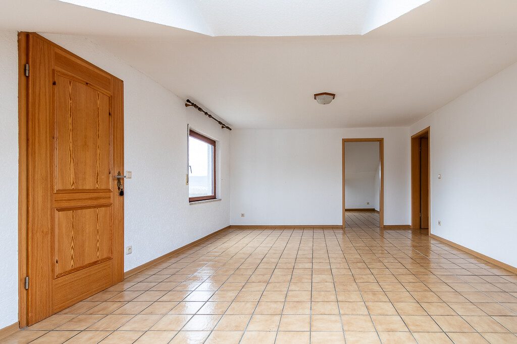 Immobilienangebot - Gusterath - Alle - Großzügiges Wohnhaus mit Einliegerwohnung, Wintergarten und Potenzial für bis zu drei Wohneinheiten in Gusterath