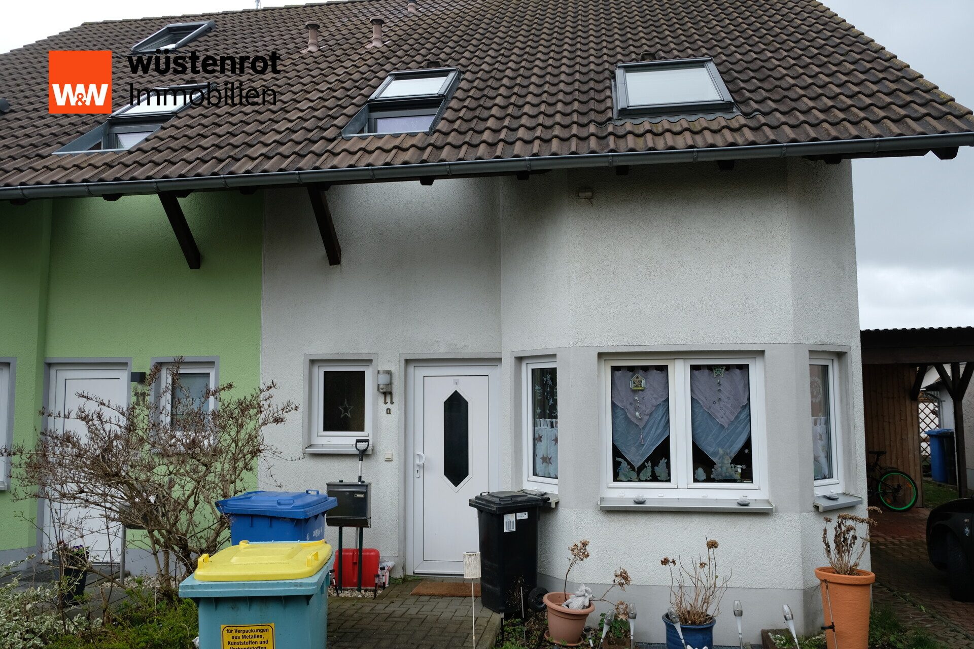 Immobilienangebot - Hohenstein-Ernstthal - Alle - Charmante Doppelhaushälfte mit Terrasse, Keller & ruhiger Lage