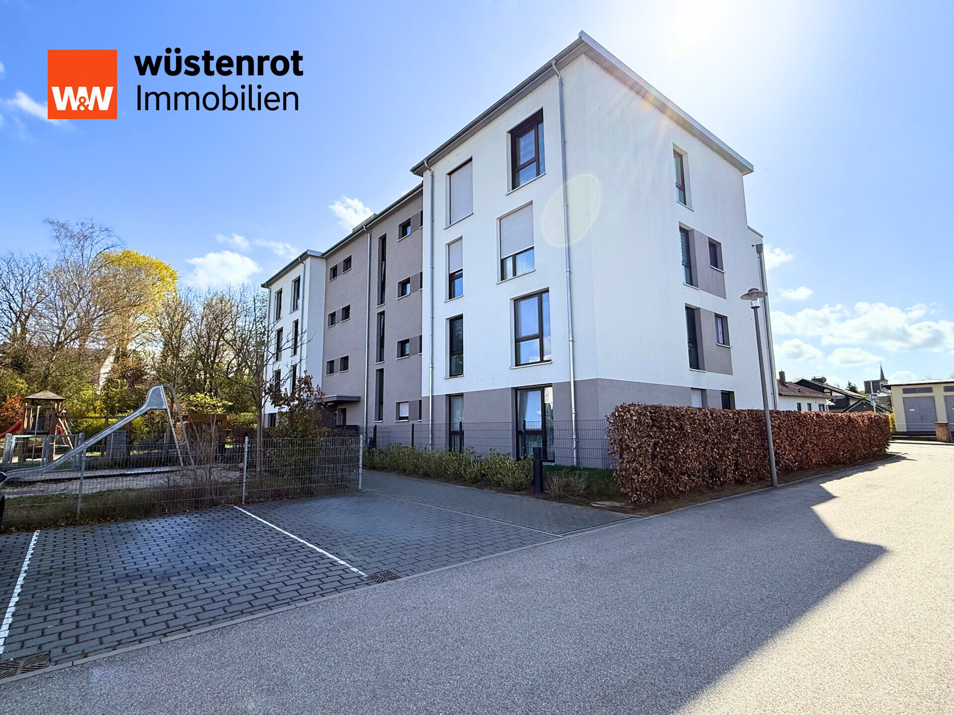 Immobilienangebot - Nieder-Olm - Alle - Ihr neues Zuhause: Helle 4-Zimmer-Wohnung mit Wintergarten, 2 Stellplätzen & ideal für Familien