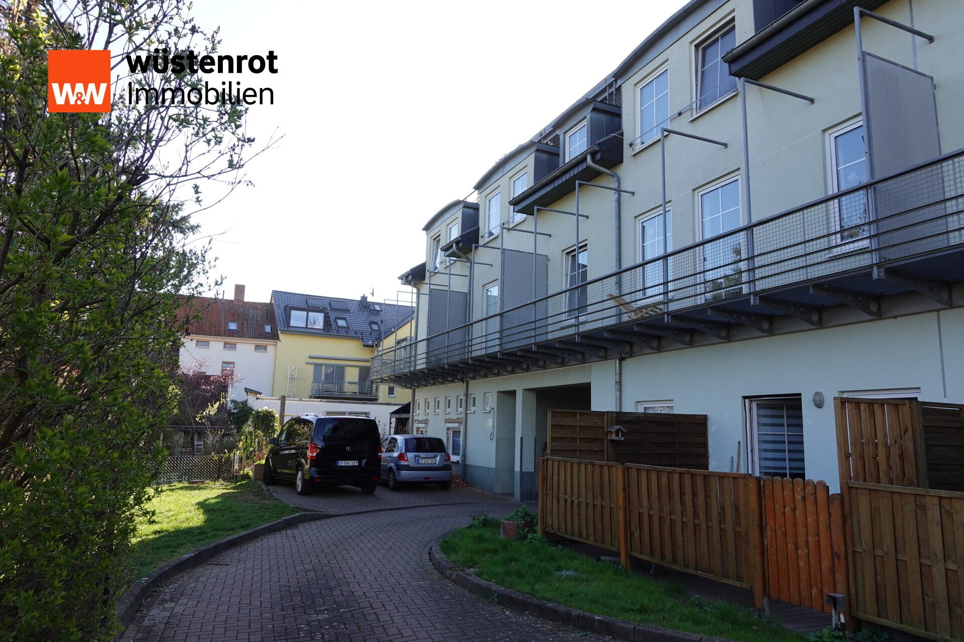 Immobilienangebot - Erfurt - Alle - Vier Wohnungen auf einer Etage - Wohnungspaket mit Tiefgaragenstellplätzen
