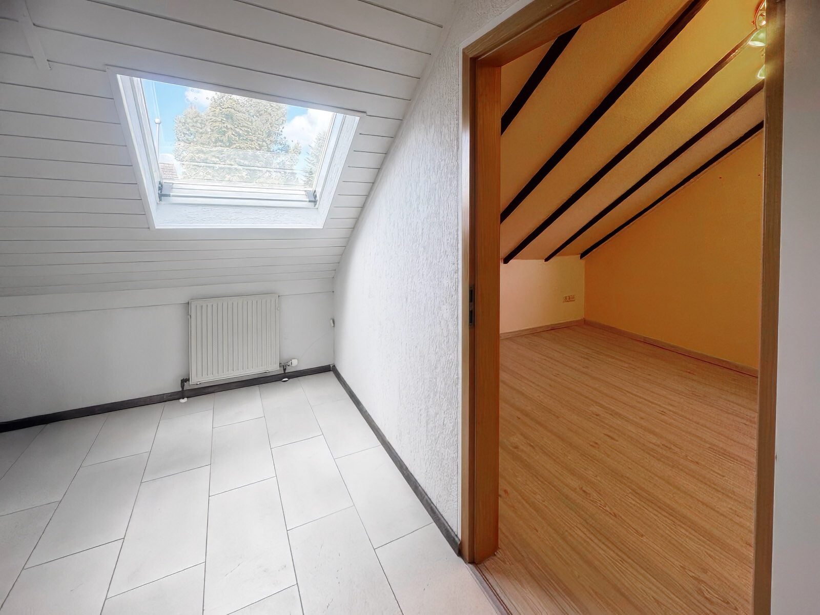 Immobilienangebot - Dormagen - Alle - Charmante 2-Zimmer-Dachgeschosswohnung mit Loggia und ausgebautem Spitzboden in ruhiger Lage