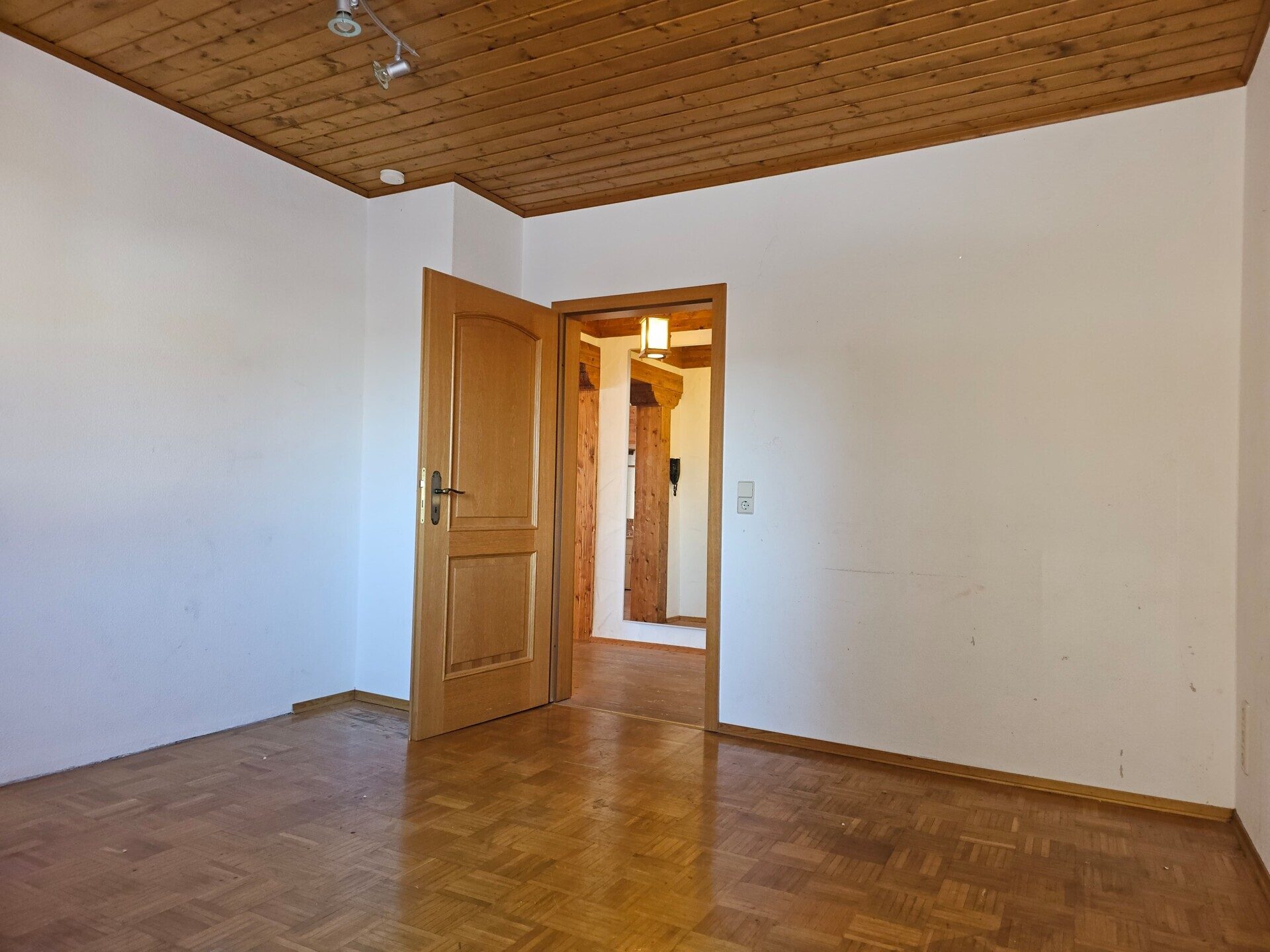 Immobilienangebot - Rottweil - Alle - Schluss mit kleinen, teuren Wohnungen ohne Charme!
Hier kommt die Alternative, auf die alle warten!