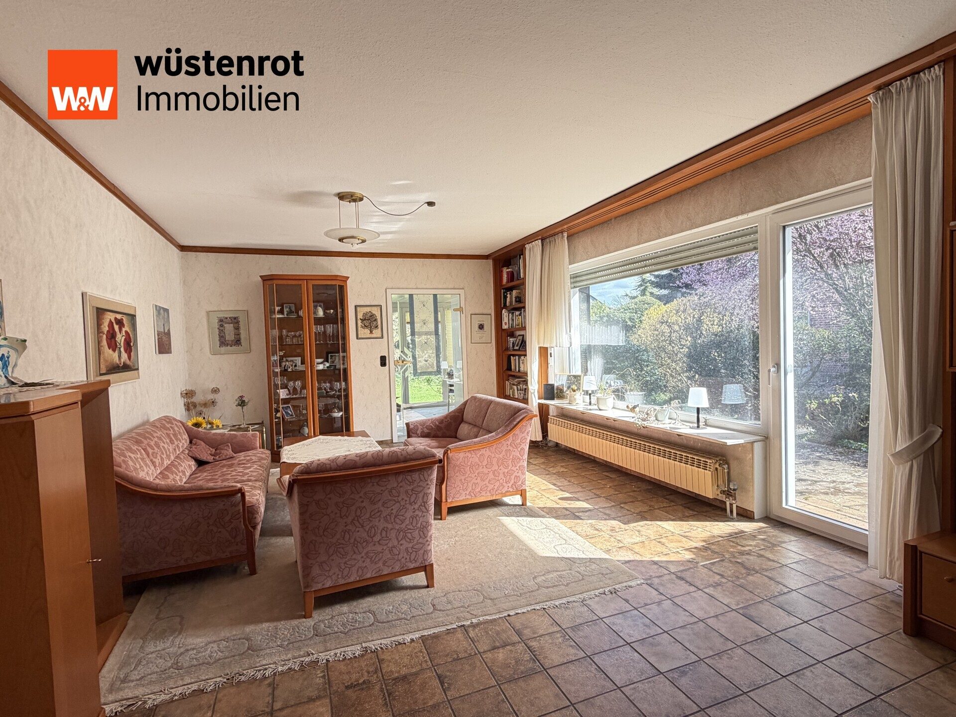 Immobilienangebot - Minden - Alle - Idyllisches Einfamilienhaus mit Wintergarten und gepflegtem, großem Garten mit zwei Terrassen
