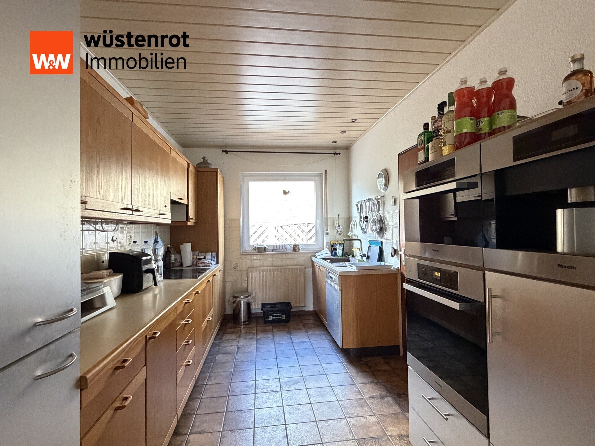 Immobilienangebot - Minden - Alle - Idyllisches Einfamilienhaus mit Wintergarten und gepflegtem, großem Garten mit zwei Terrassen