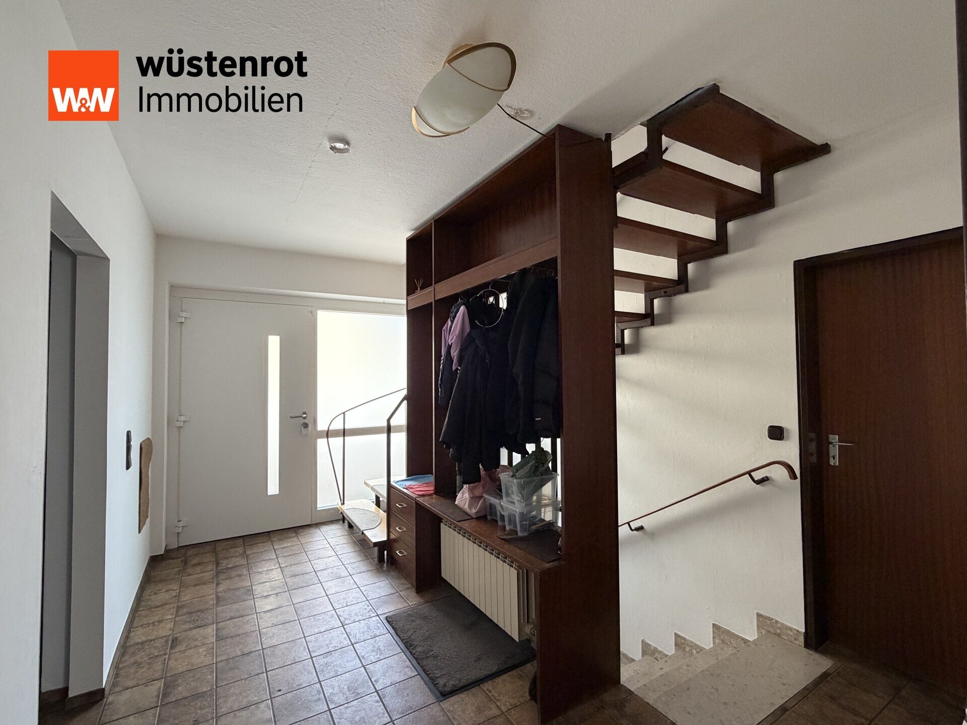 Immobilienangebot - Minden - Alle - Idyllisches Einfamilienhaus mit Wintergarten und gepflegtem, großem Garten mit zwei Terrassen