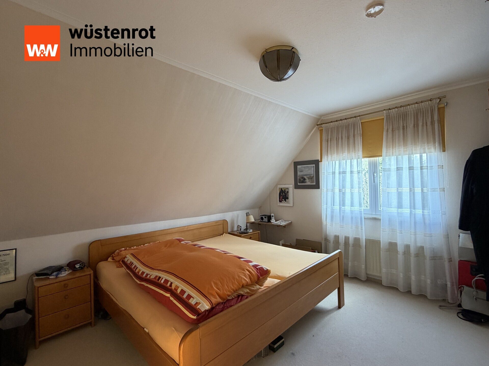 Immobilienangebot - Minden - Alle - Idyllisches Einfamilienhaus mit Wintergarten und gepflegtem, großem Garten mit zwei Terrassen