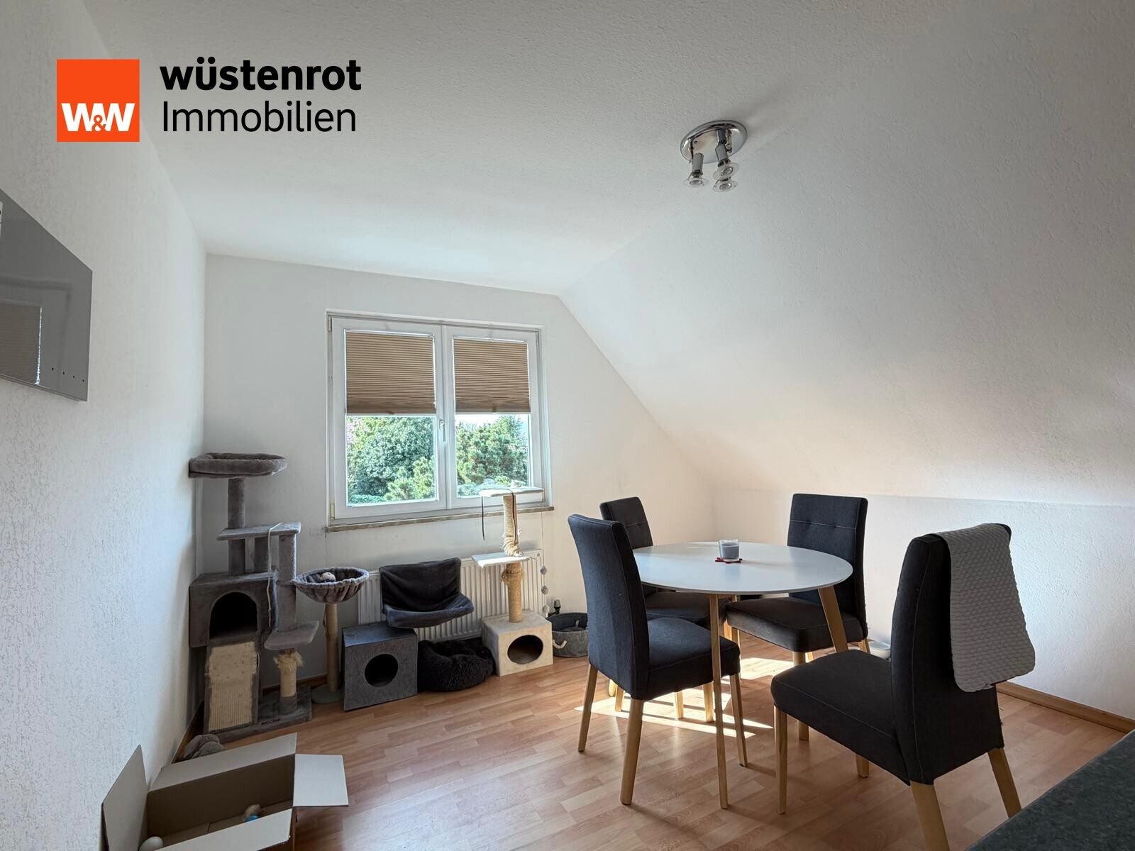 Immobilienangebot - Minden - Alle - Idyllisches Einfamilienhaus mit Wintergarten und gepflegtem, großem Garten mit zwei Terrassen