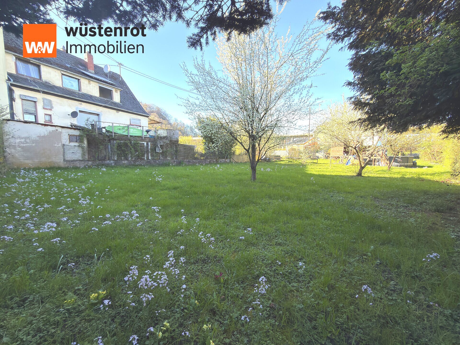 Immobilienangebot - Trier / Ehrang - Alle - Doppelhaushälfte in Trier-Ehrang mit großzügigem Grundstück und optimaler Anbindung