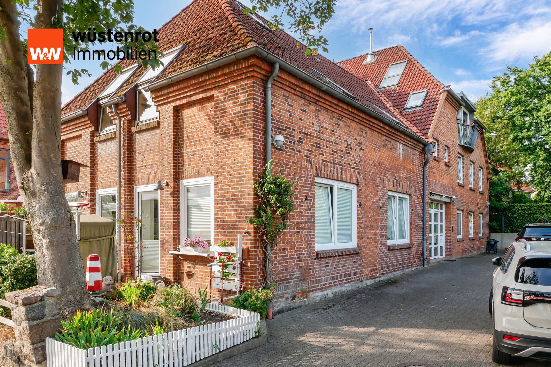 Immobilienangebot - Kiel / Holtenau - Alle - Modernisiertes Altbau-MFH direkt am Nord-Ostsee-Kanal in Kiel Holtenau