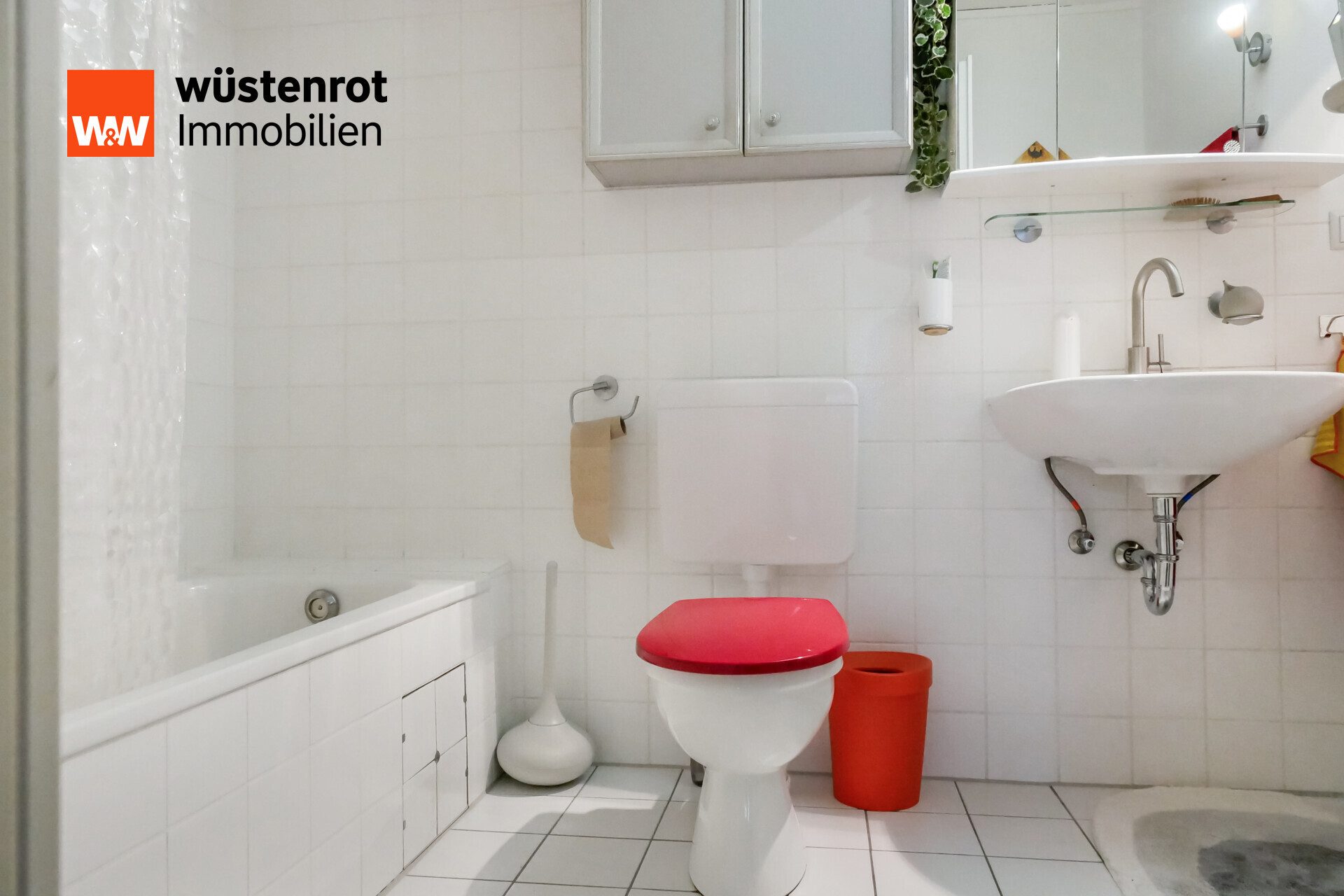 Immobilienangebot - Kiel / Holtenau - Alle - Modernisiertes Altbau-MFH direkt am Nord-Ostsee-Kanal in Kiel Holtenau