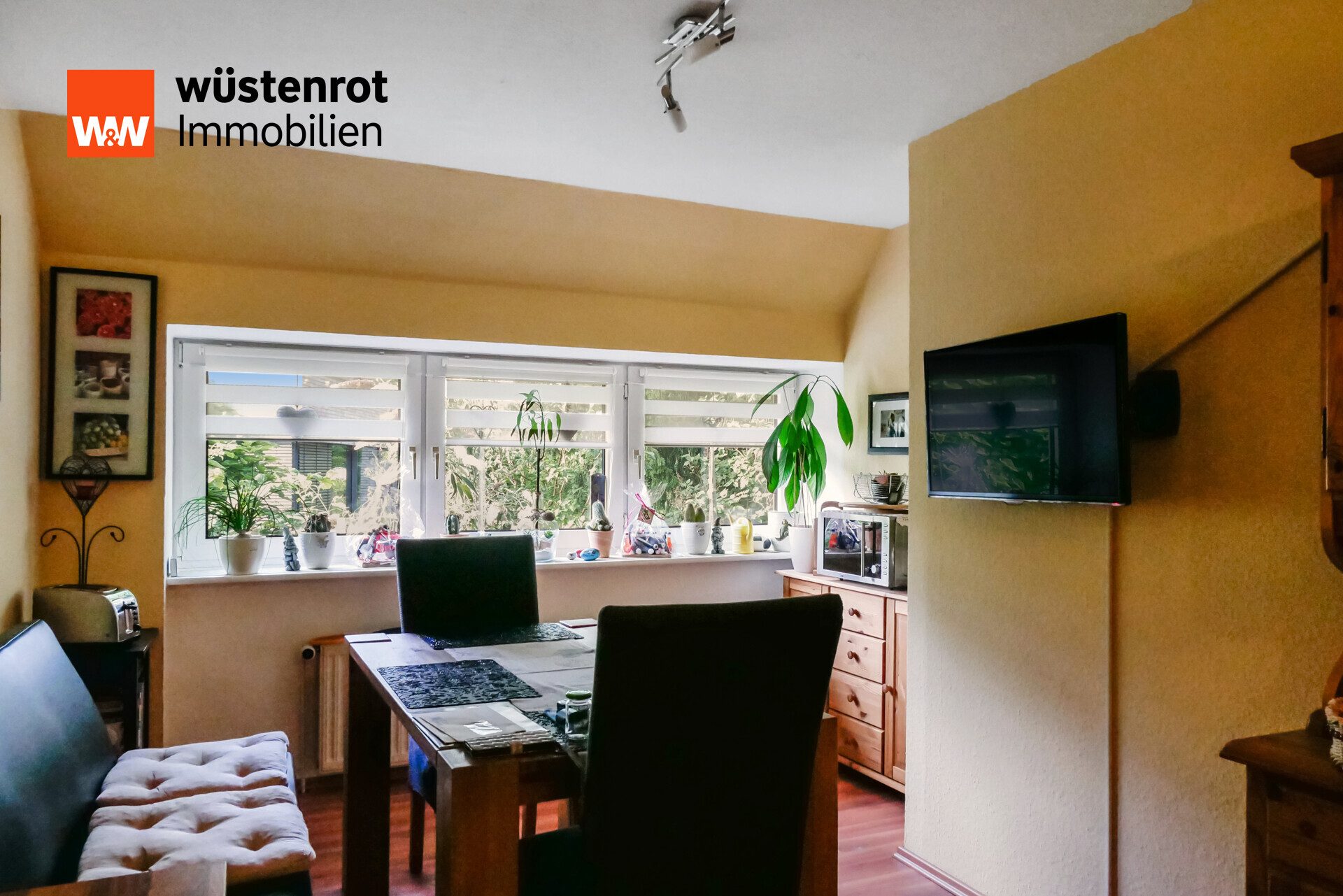 Immobilienangebot - Kiel / Holtenau - Alle - Modernisiertes Altbau-MFH direkt am Nord-Ostsee-Kanal in Kiel Holtenau