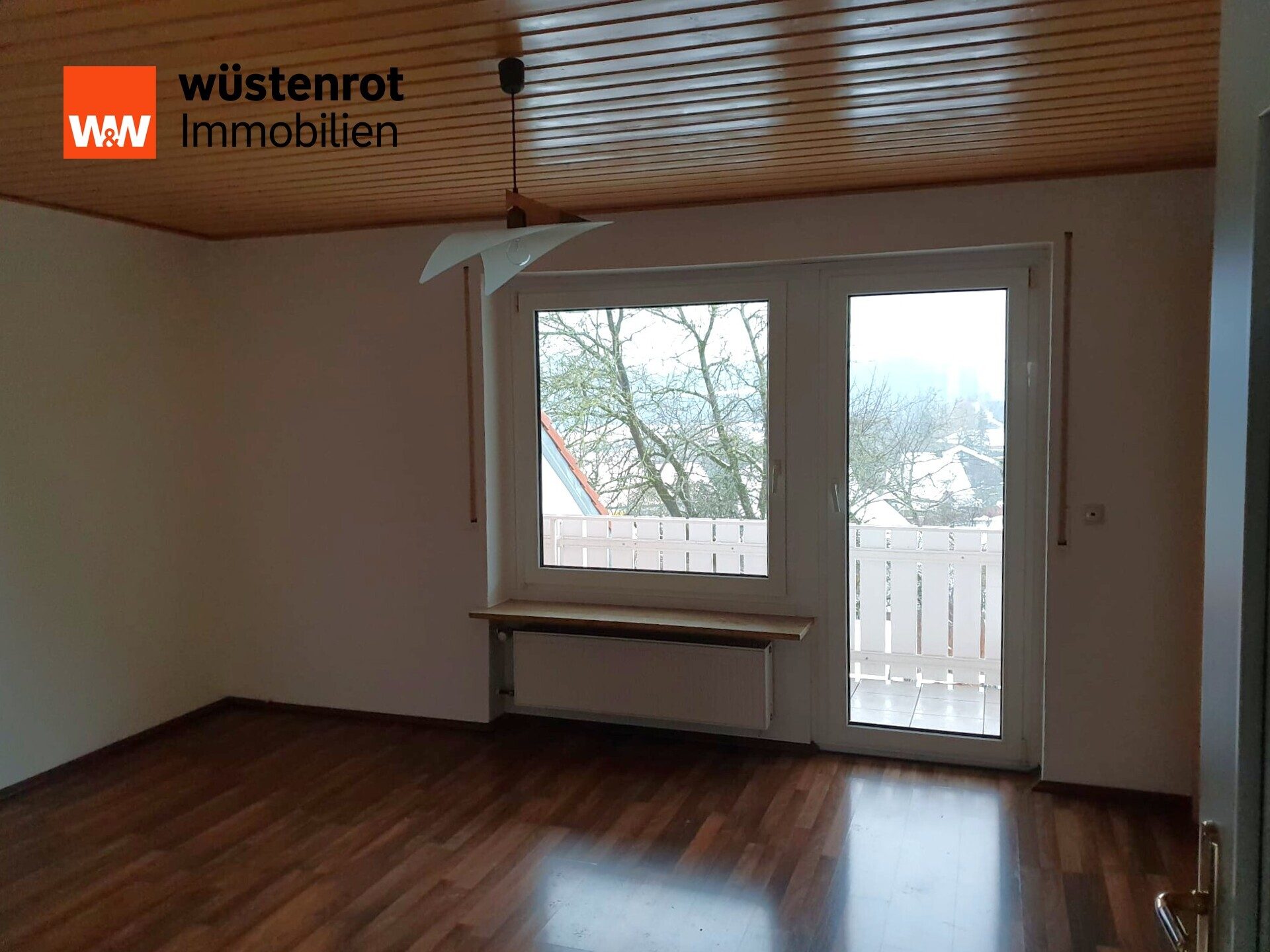 Immobilienangebot - Hersbruck - Alle - Dachgeschosswohnung in ruhiger Hersbrucker Lage
+ Balkon und Stellplatz