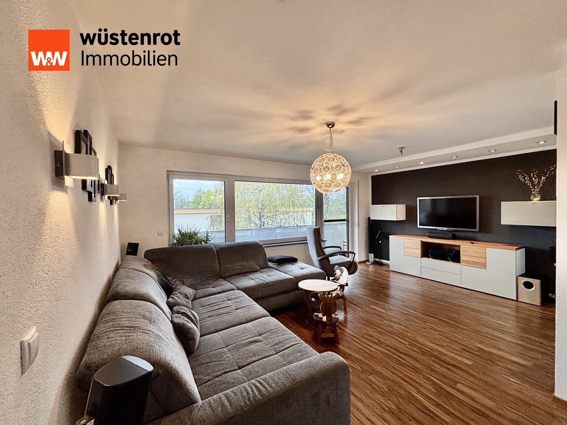 Immobilienangebot - Friedrichshafen / Manzell - Alle - Charmante 3,5 - 4-Zimmer-Wohnung im OG mit großer Sonnenloggia