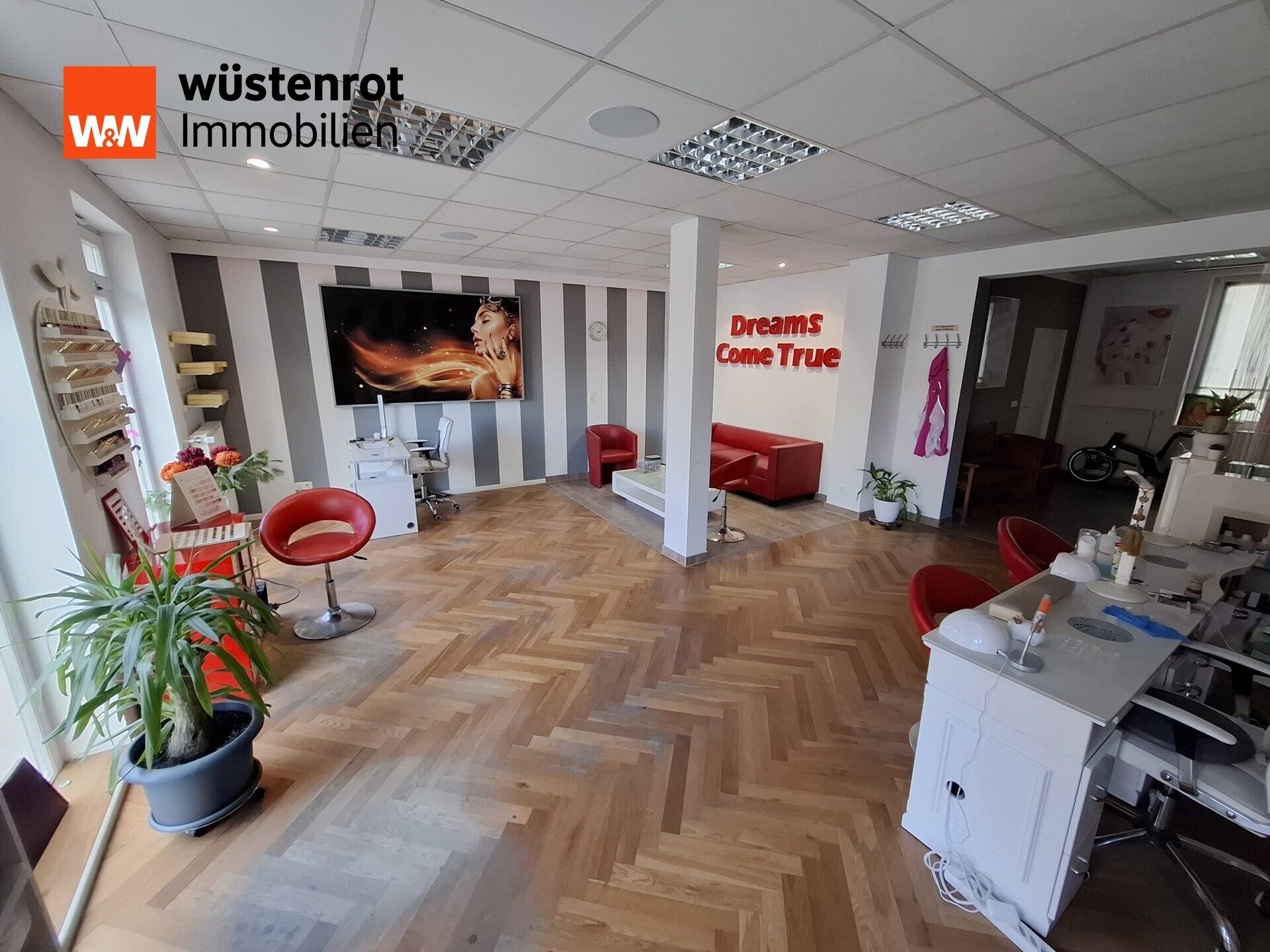 Immobilienangebot - Jüterbog - Alle - Helle, moderne Bürofläche zur Vermietung in Jüterbog mit Schaufenster direkt in der Ladenstraße