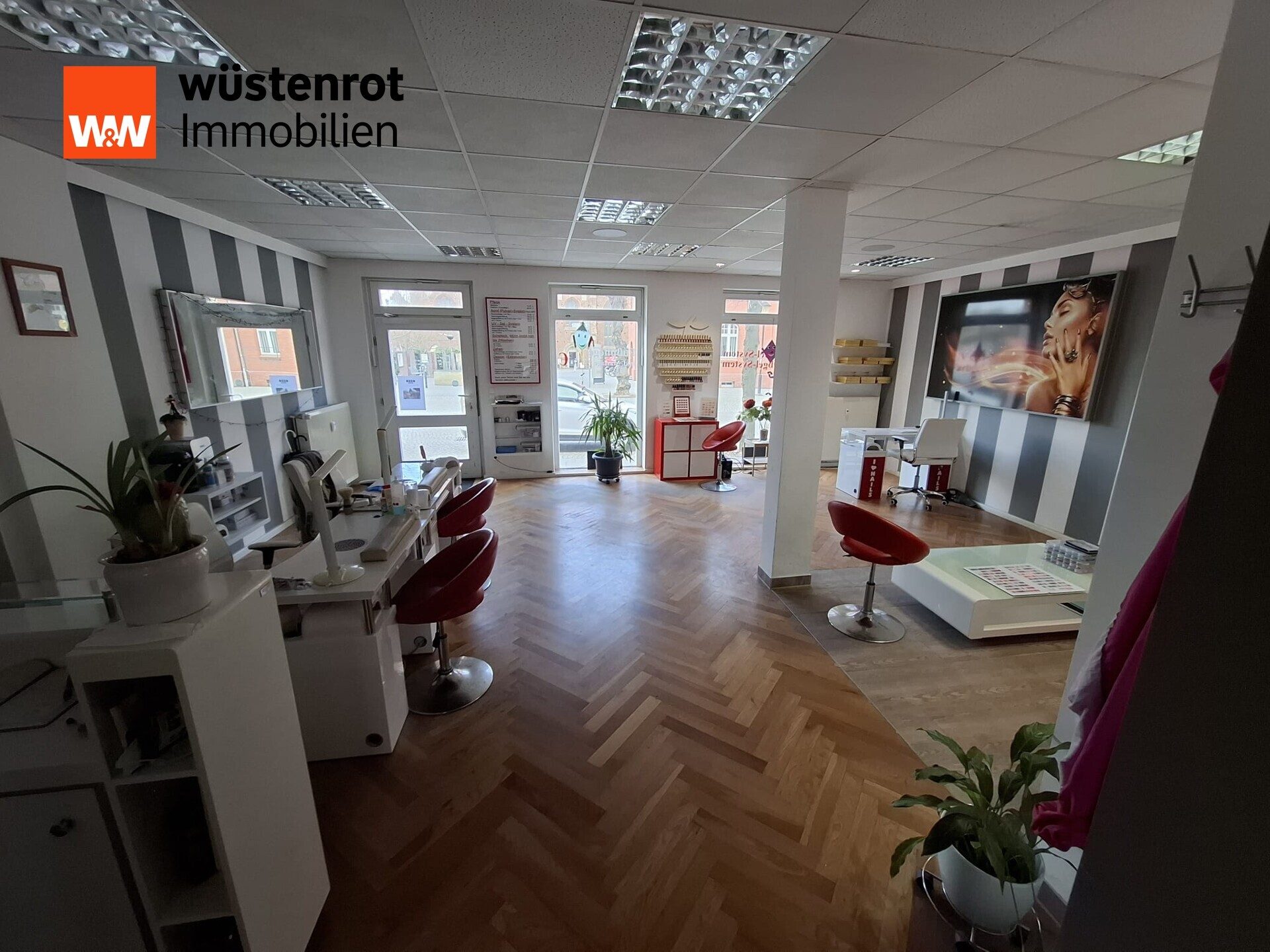 Immobilienangebot - Jüterbog - Alle - Helle, moderne Bürofläche zur Vermietung in Jüterbog mit Schaufenster direkt in der Ladenstraße