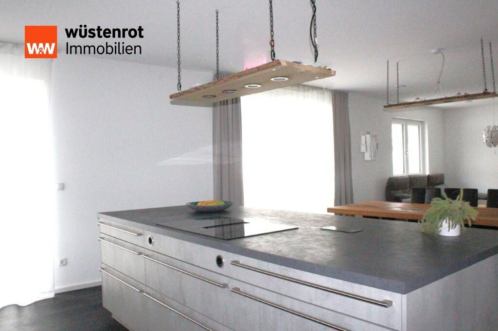 Küche EG Immobilienangebot - Oberreichenbach - Alle - Exklusives Einfamilienhaus / modernste Technologie / ca.170 € NK Strom, Heißwasser, Wallbox, Heizung