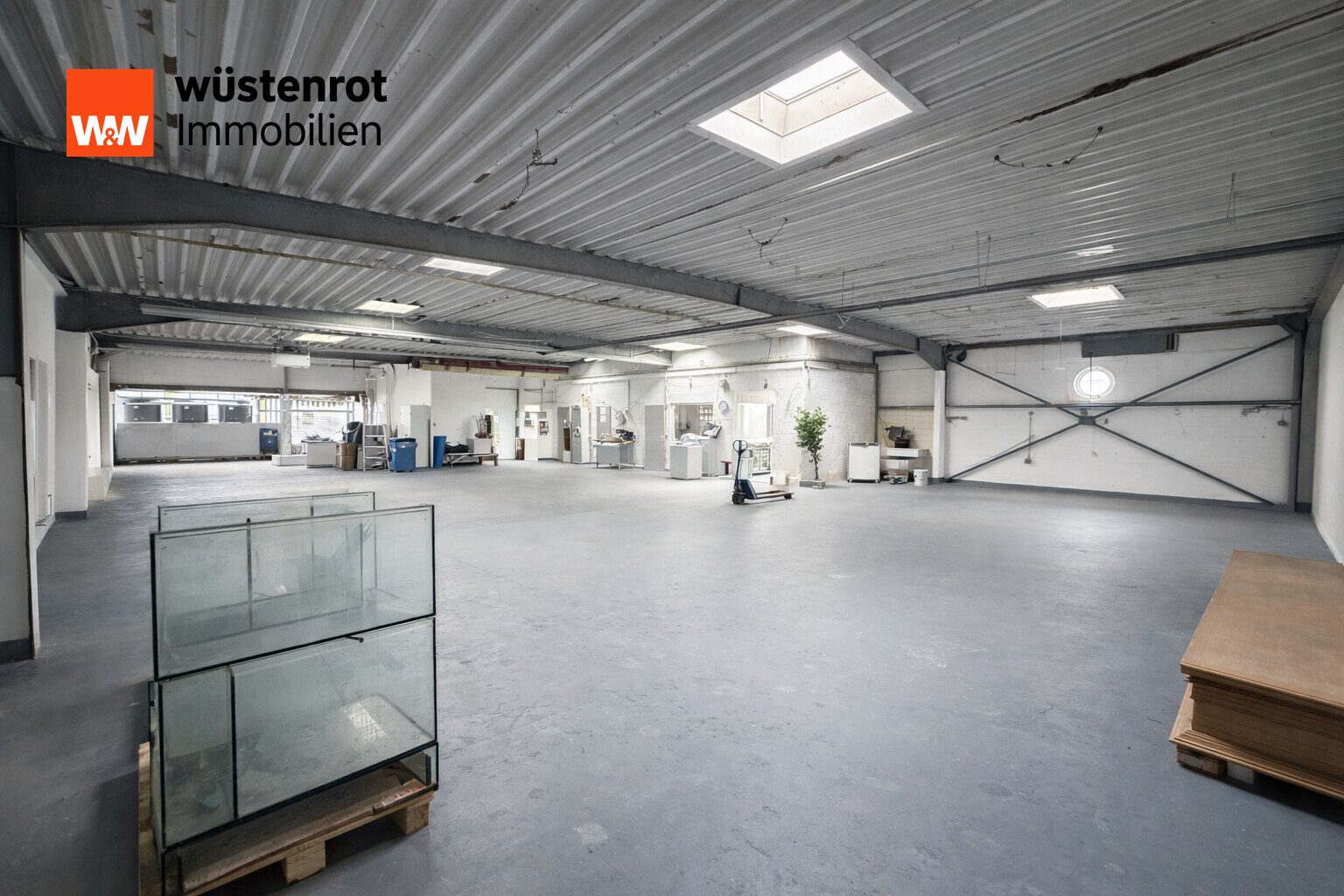 Immobilienangebot - Hamm - Alle - Vielseitig nutzbare Gewerbehalle ab sofort verfügbar