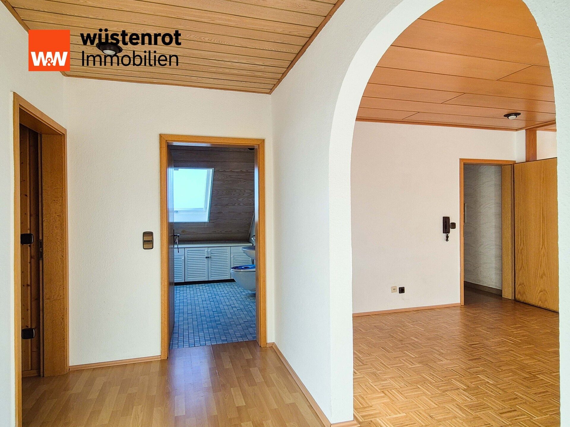 Immobilienangebot - Weiterstadt - Alle - Vielseitiges Raumwunder in Weiterstadt: Zweifamilienhaus mit Ausbaupotenzial im Souterrain