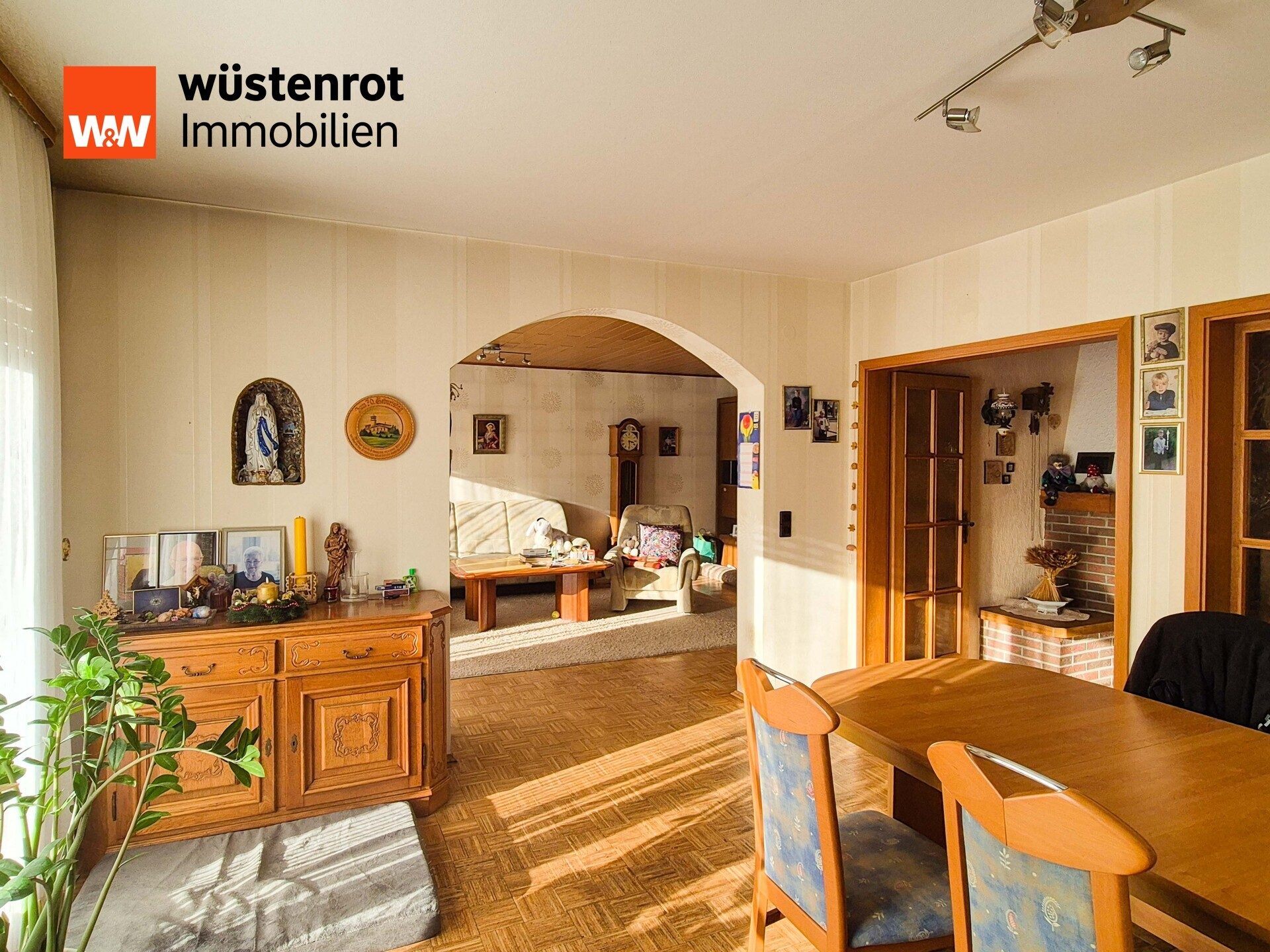 Immobilienangebot - Weiterstadt - Alle - Vielseitiges Raumwunder in Weiterstadt: Zweifamilienhaus mit Ausbaupotenzial im Souterrain