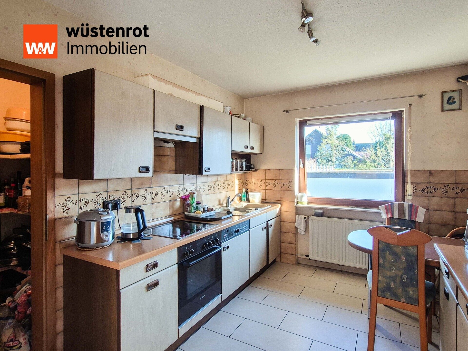 Immobilienangebot - Weiterstadt - Alle - Vielseitiges Raumwunder in Weiterstadt: Zweifamilienhaus mit Ausbaupotenzial im Souterrain