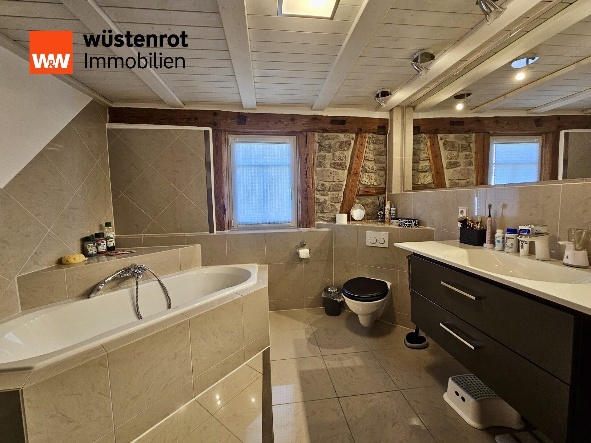 Immobilienangebot - Dunningen / Seedorf - Alle - Tradition neu definiert: Exklusives Fachwerkanwesen mit modernem Wohnkomfort & Traumgarten