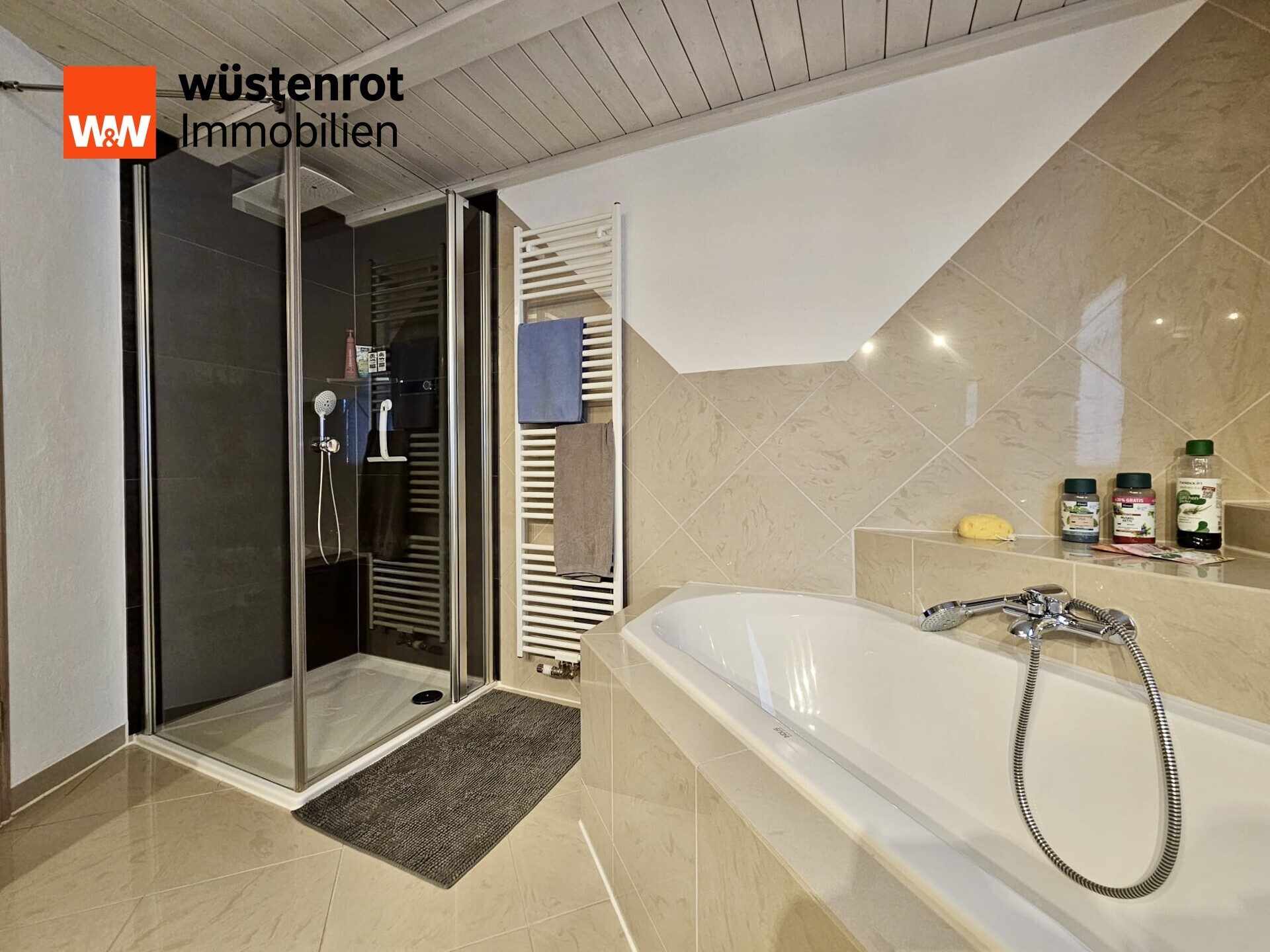 Immobilienangebot - Dunningen / Seedorf - Alle - Tradition neu definiert: Exklusives Fachwerkanwesen mit modernem Wohnkomfort & Traumgarten