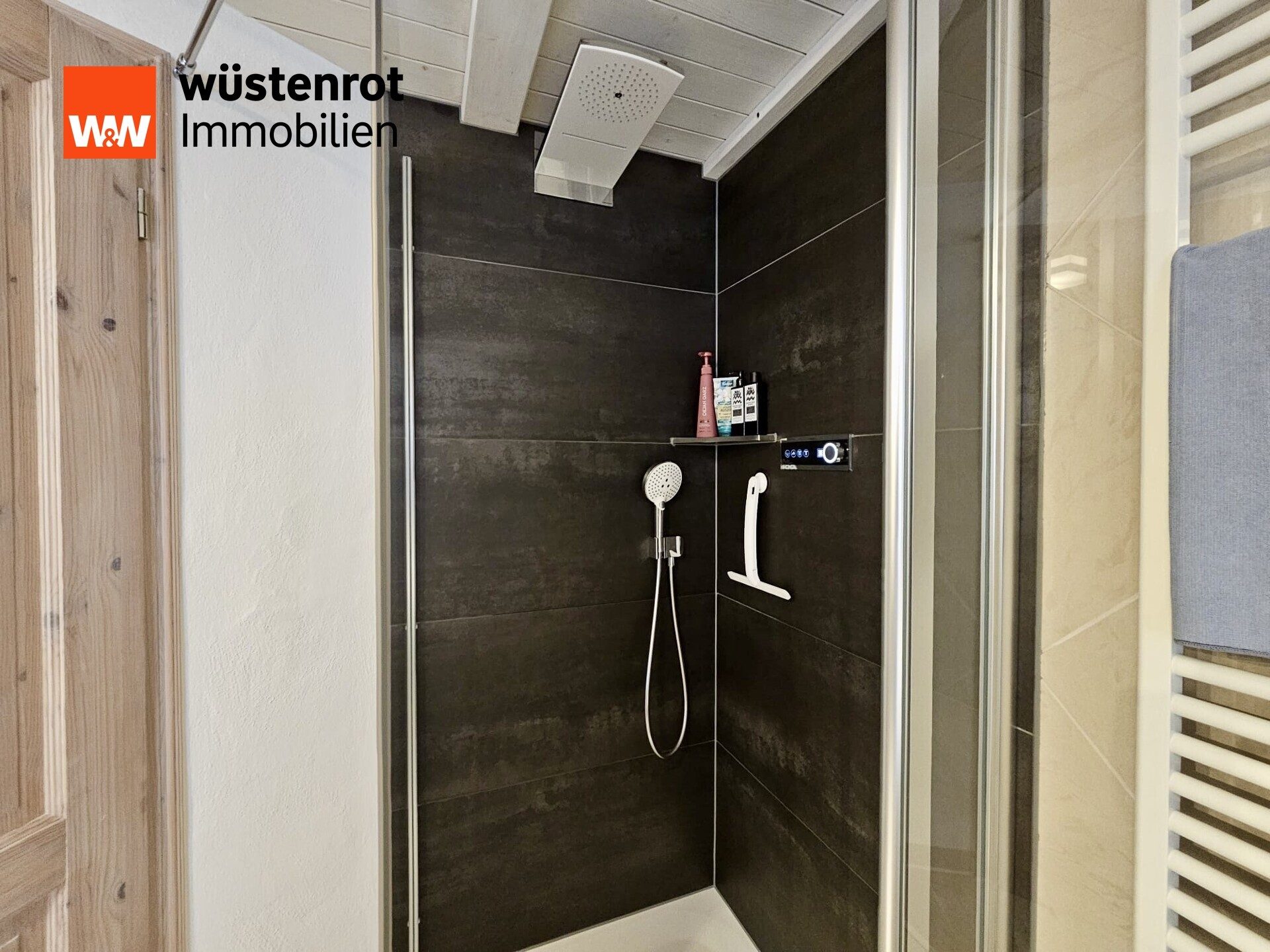 Immobilienangebot - Dunningen / Seedorf - Alle - Tradition neu definiert: Exklusives Fachwerkanwesen mit modernem Wohnkomfort & Traumgarten