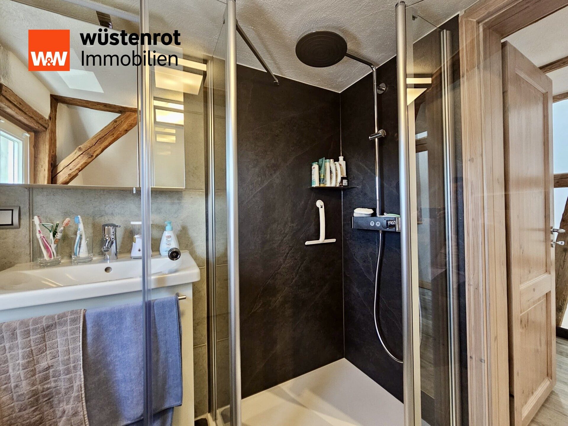 Immobilienangebot - Dunningen / Seedorf - Alle - Tradition neu definiert: Exklusives Fachwerkanwesen mit modernem Wohnkomfort & Traumgarten