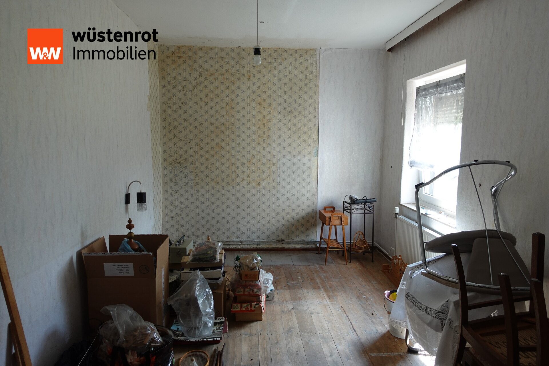 Immobilienangebot - Lugau/Erzgebirge - Alle - Sanierungsbedürftiges Einfamilienhaus mit großem Nebengebäude und Potenzial
