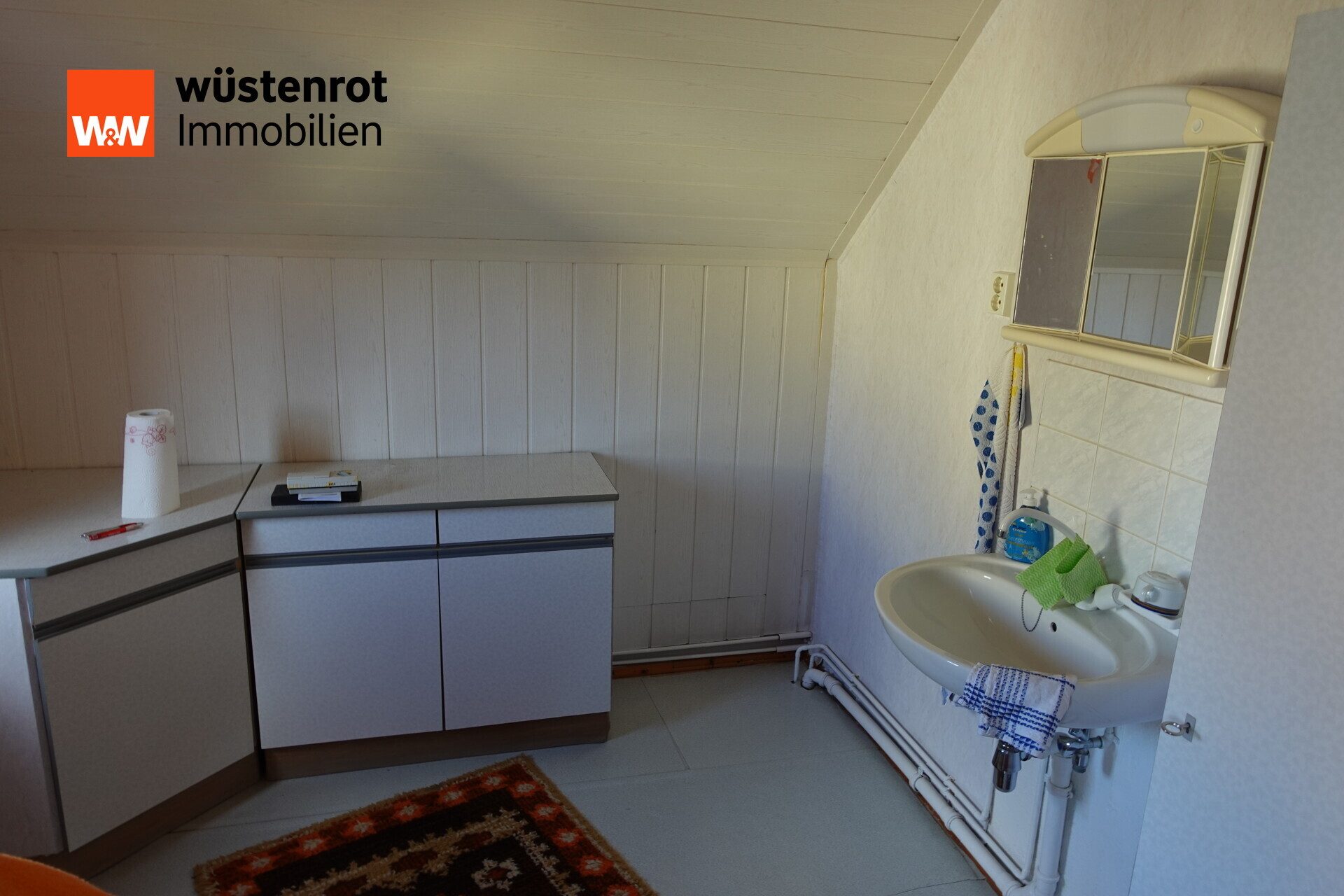 Immobilienangebot - Lugau/Erzgebirge - Alle - Sanierungsbedürftiges Einfamilienhaus mit großem Nebengebäude und Potenzial