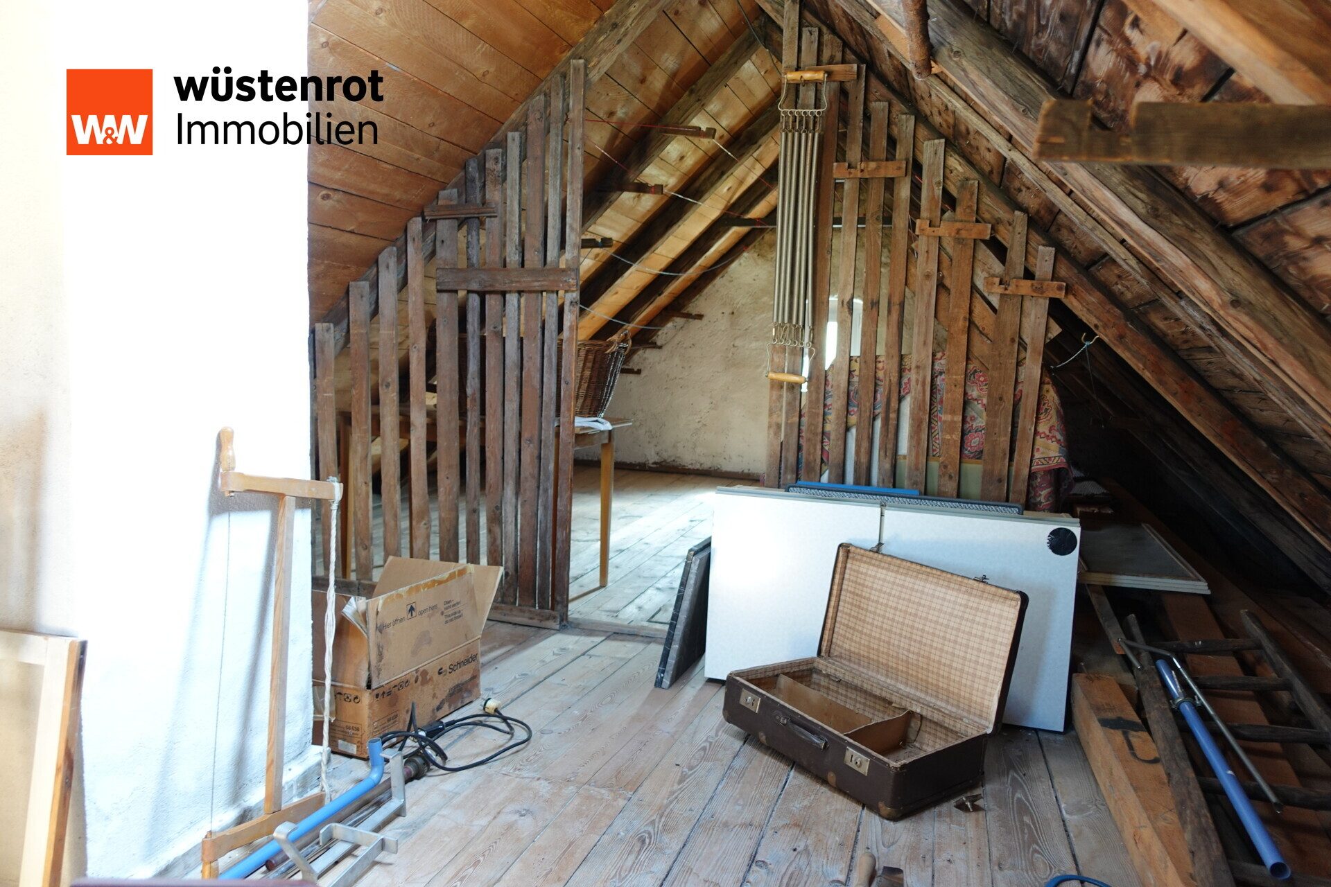 Immobilienangebot - Lugau/Erzgebirge - Alle - Sanierungsbedürftiges Einfamilienhaus mit großem Nebengebäude und Potenzial