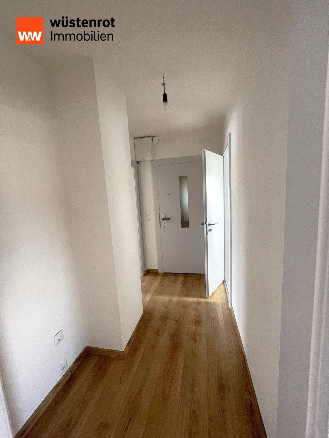 Immobilienangebot - Hersbruck - Alle - Modernisierte und gemütliche 2-Z-DG-Wohnung
