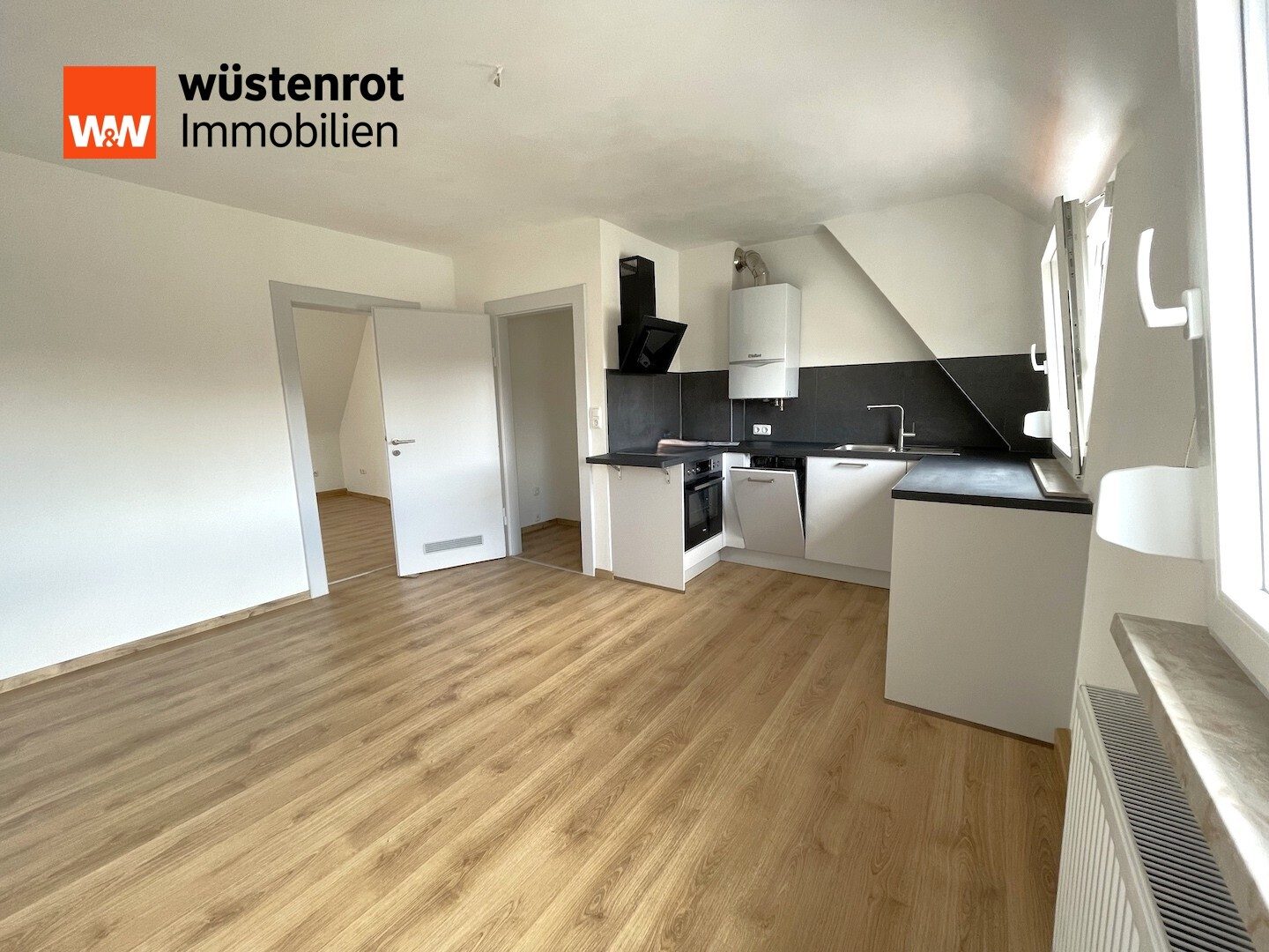 Immobilienangebot - Hersbruck - Alle - Modernisierte und gemütliche 2-Z-DG-Wohnung
