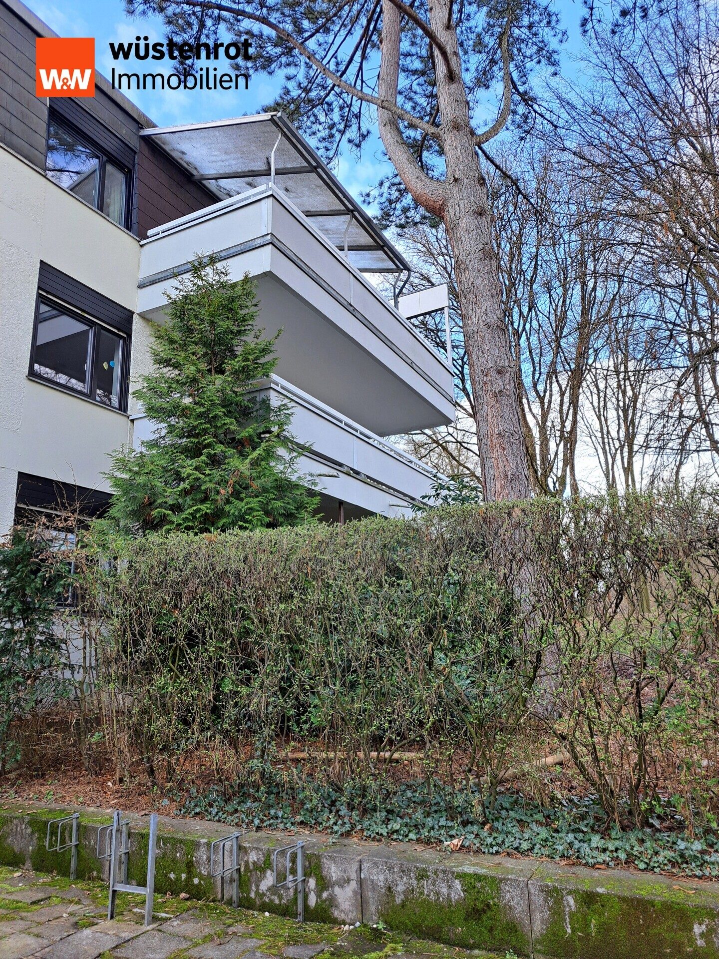 Immobilienangebot - München - Alle - Großzügige 3-Zi.-Whg. im 1. OG mit über 40 m² umlaufendem Balkon